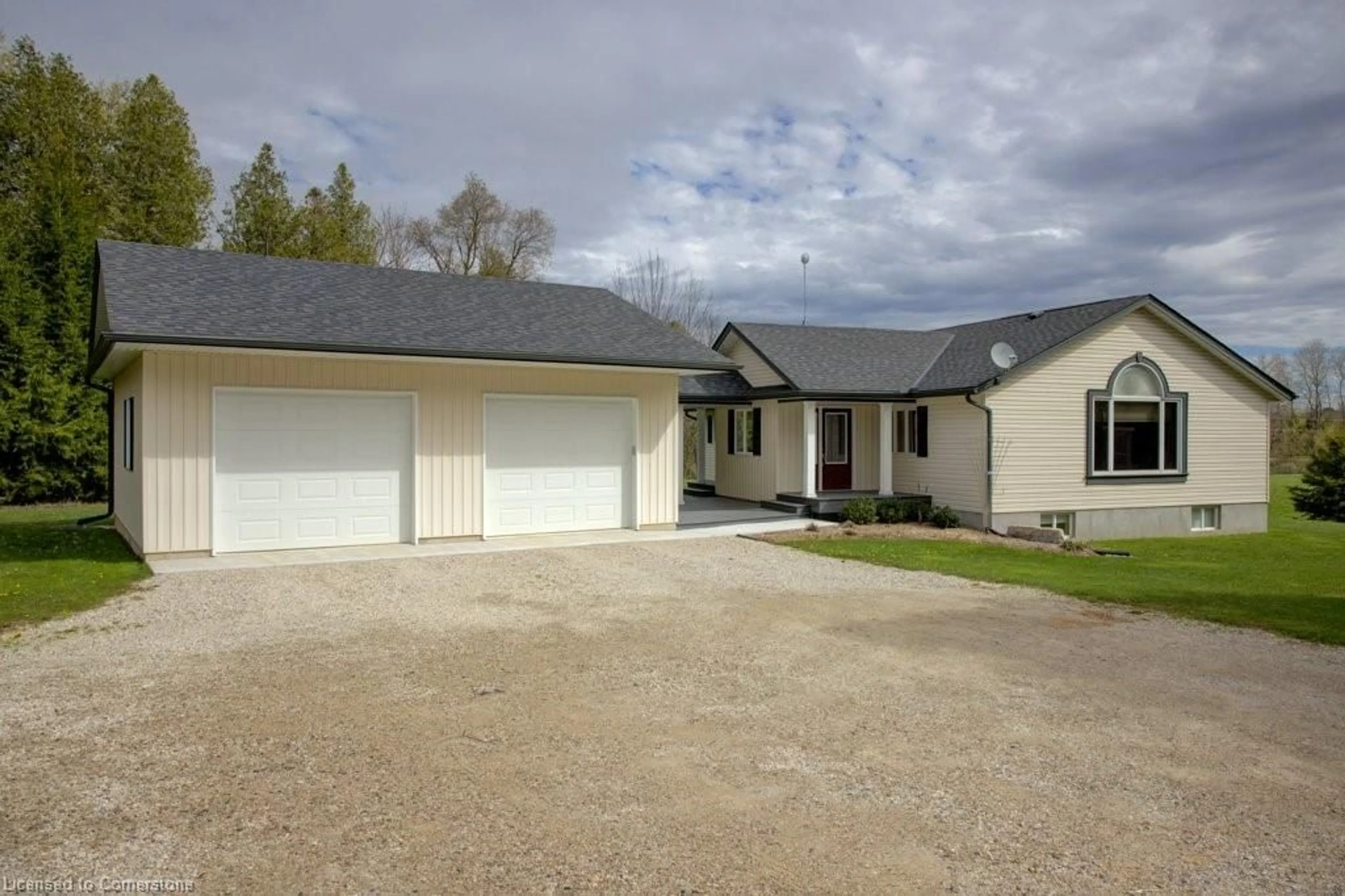 A pic from outside/outdoor area/front of a property/back of a property/a pic from drone, street for 112 Old Bridge Rd, Hanover Ontario N4N 3B8