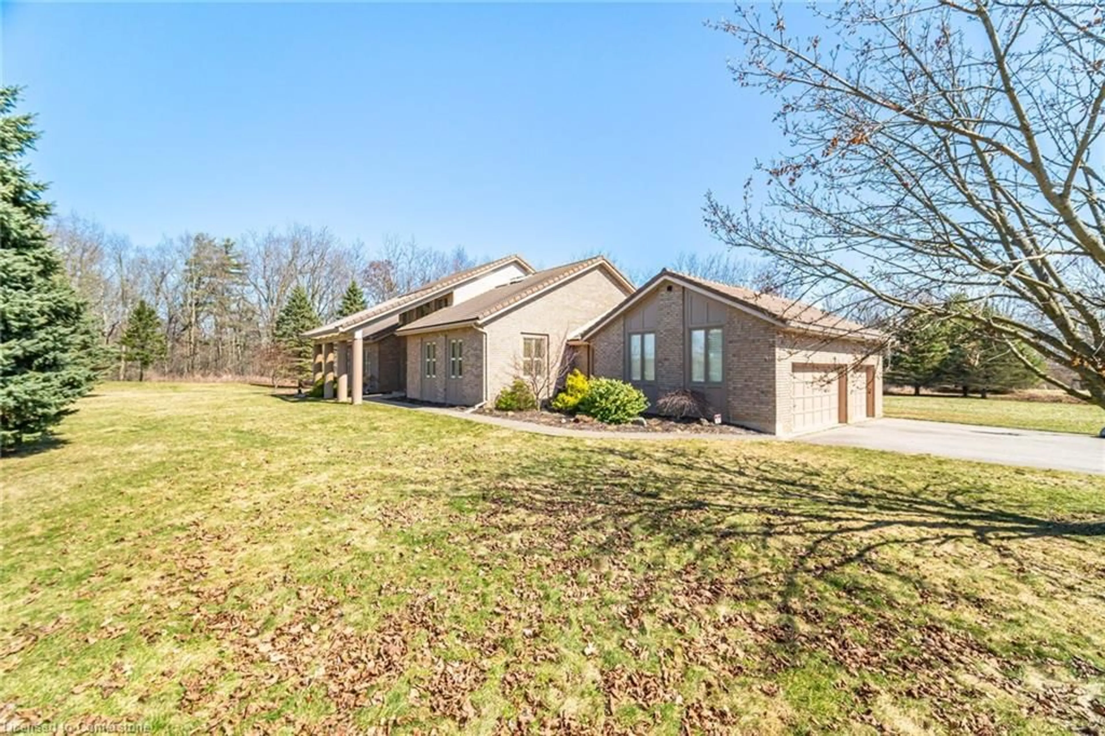 A pic from outside/outdoor area/front of a property/back of a property/a pic from drone, unknown for 2 Stoney Brae St, St. George Ontario N0E 1N0