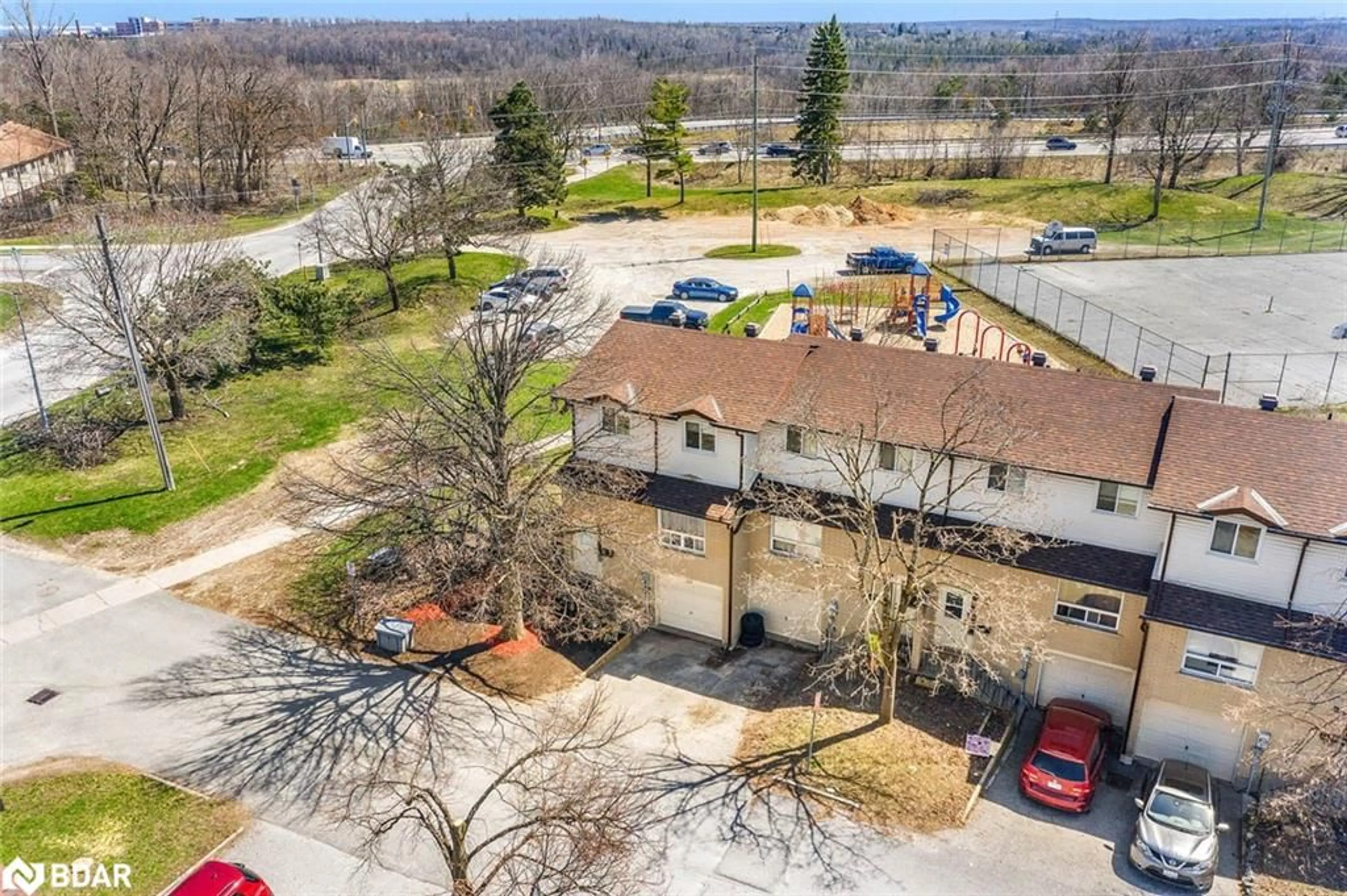 A pic from outside/outdoor area/front of a property/back of a property/a pic from drone, building for 1095 Mississaga St #30, Orillia Ontario L3V 6W7