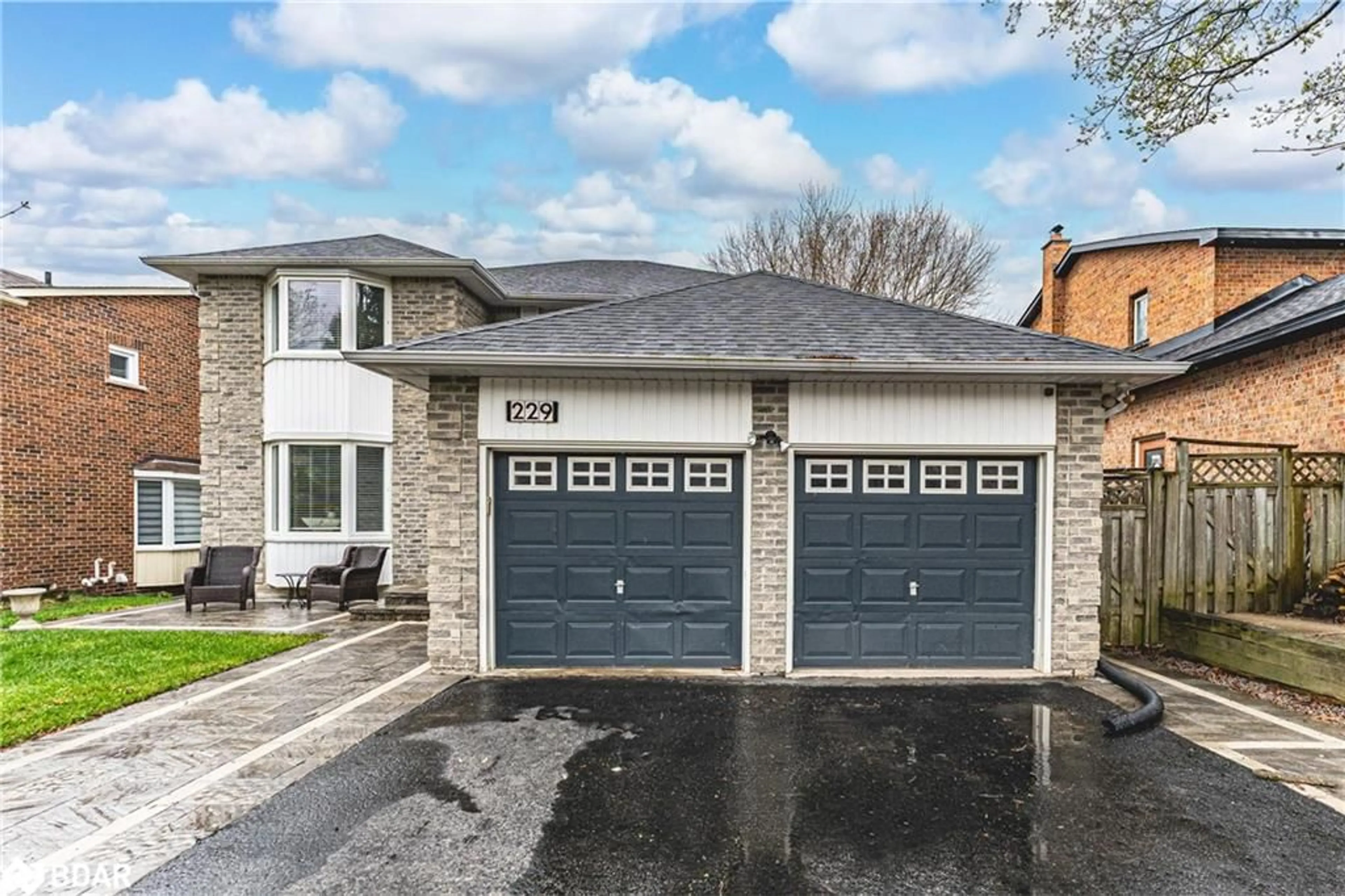 Home with brick exterior material, street for 229 Orchard Heights Blvd, Aurora Ontario L4G 5A5