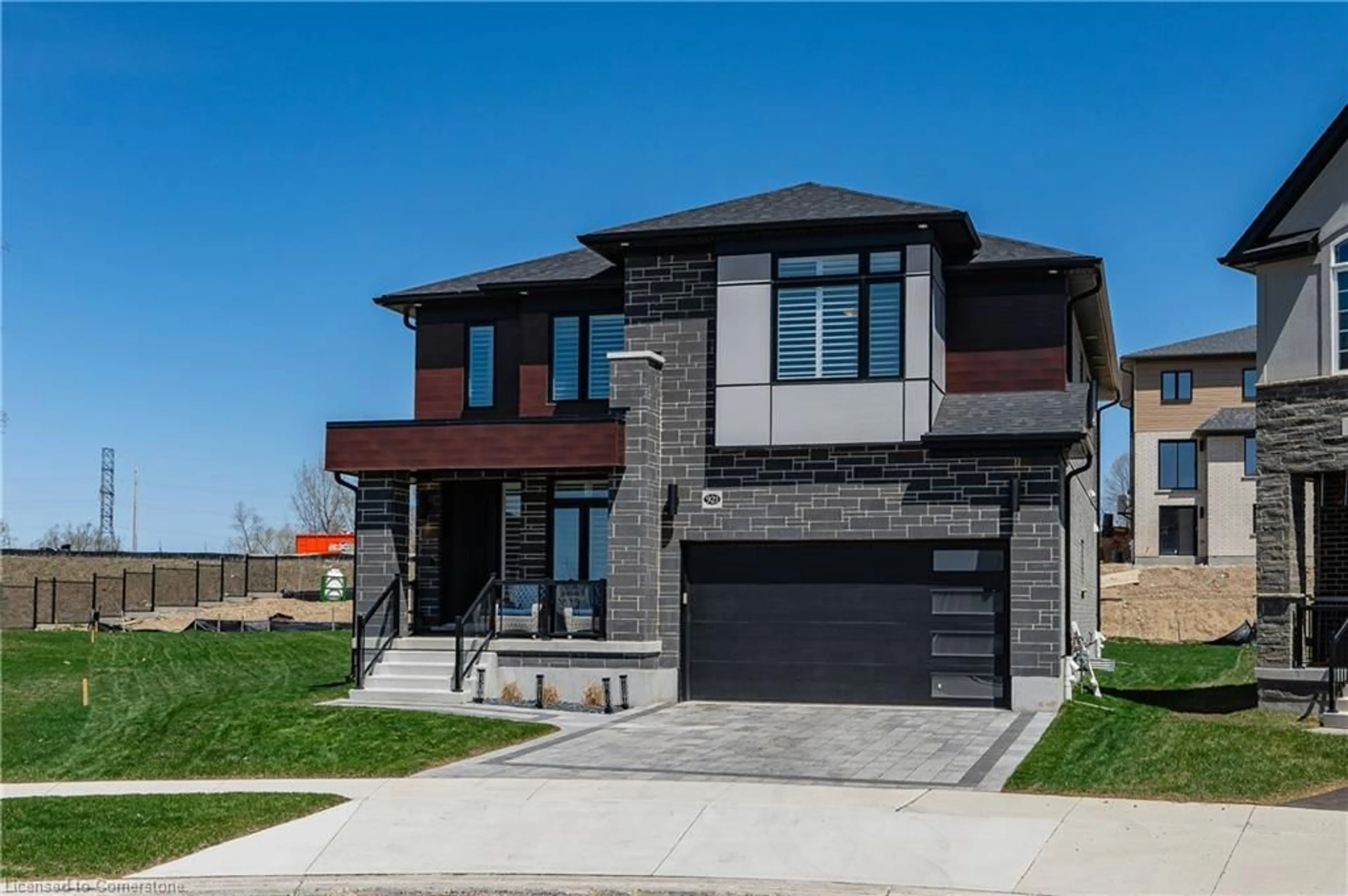 Home with brick exterior material, street for 921 Nathalie Crt, Kitchener Ontario N2E 0G3