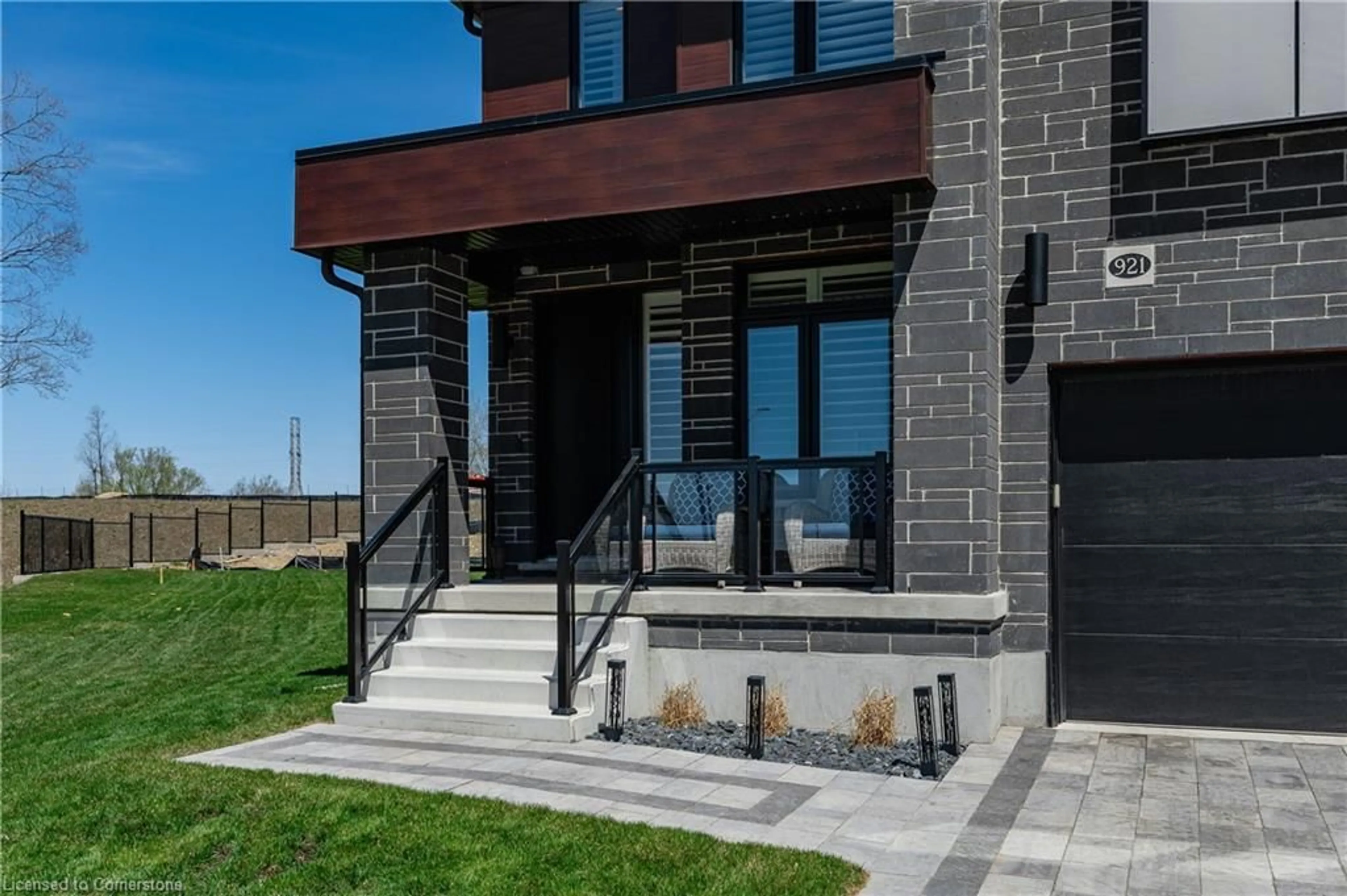 Home with brick exterior material, street for 921 Nathalie Crt, Kitchener Ontario N2E 0G3