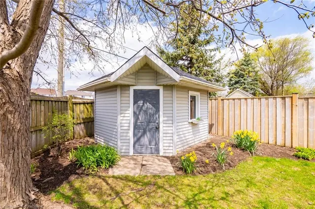 Additional property image - 1 Strathroy Cres