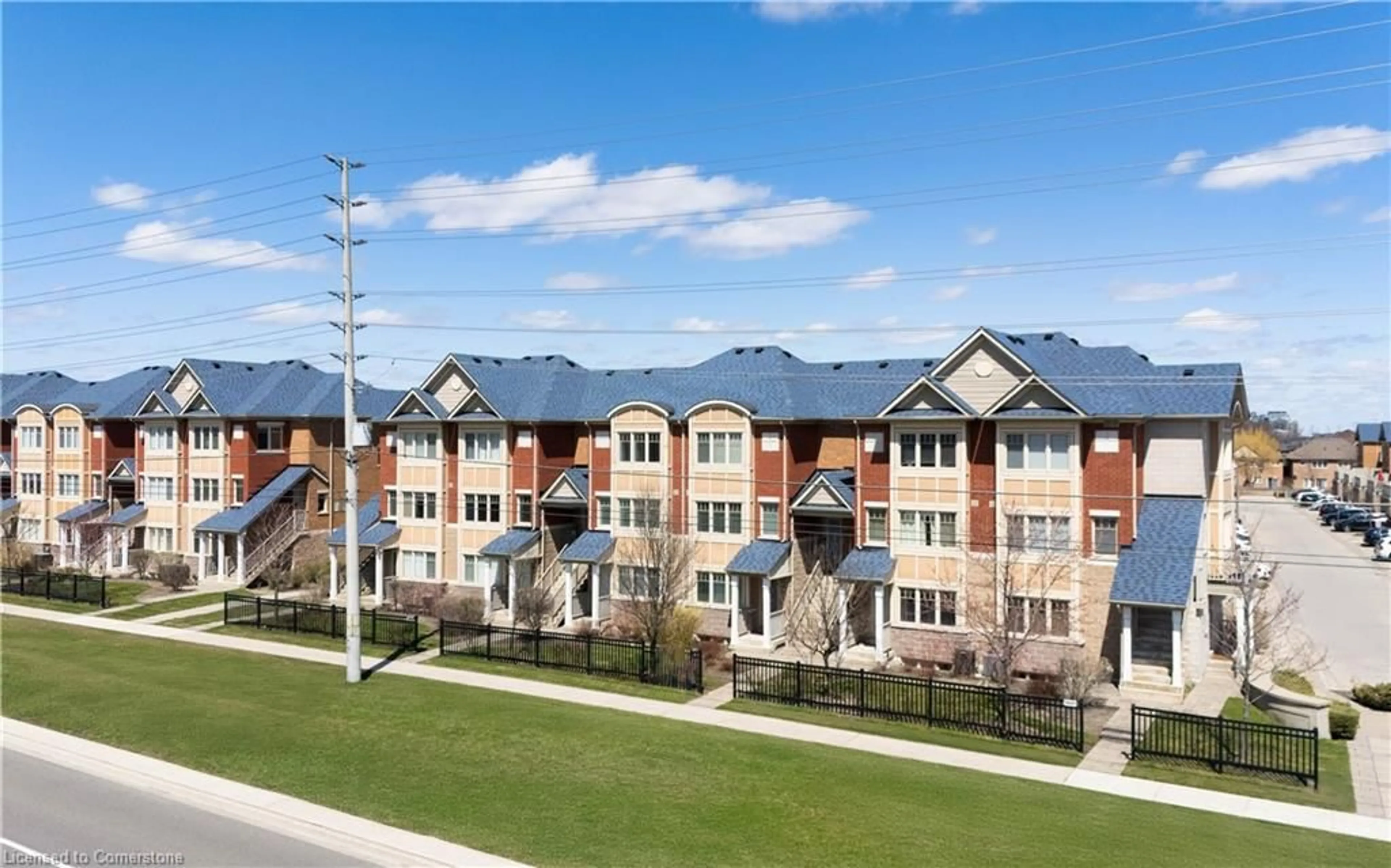 A pic from outside/outdoor area/front of a property/back of a property/a pic from drone, unknown for 5025 Ninth Line #7, Mississauga Ontario L5M 0E9