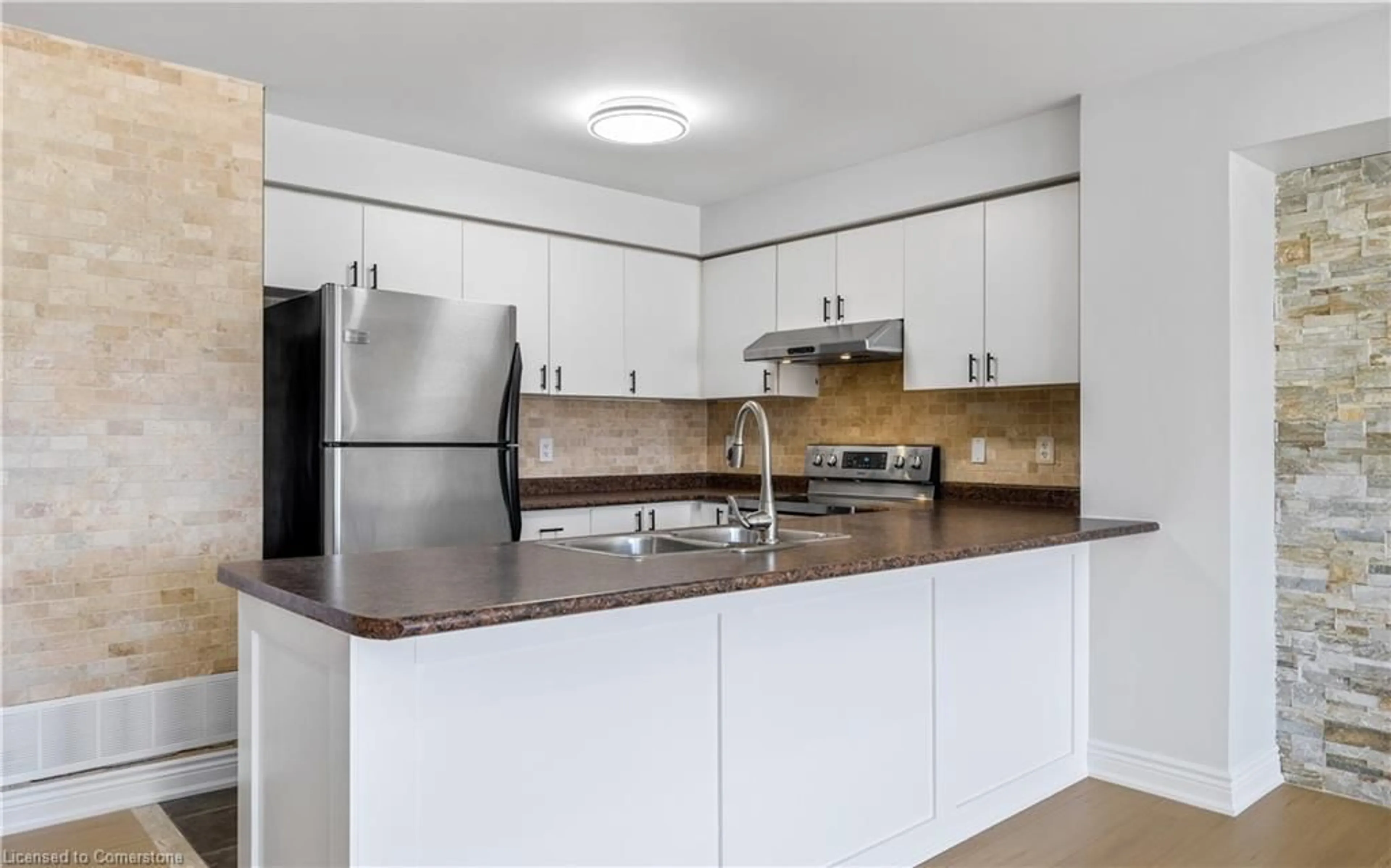 Standard kitchen, unknown for 5025 Ninth Line #7, Mississauga Ontario L5M 0E9