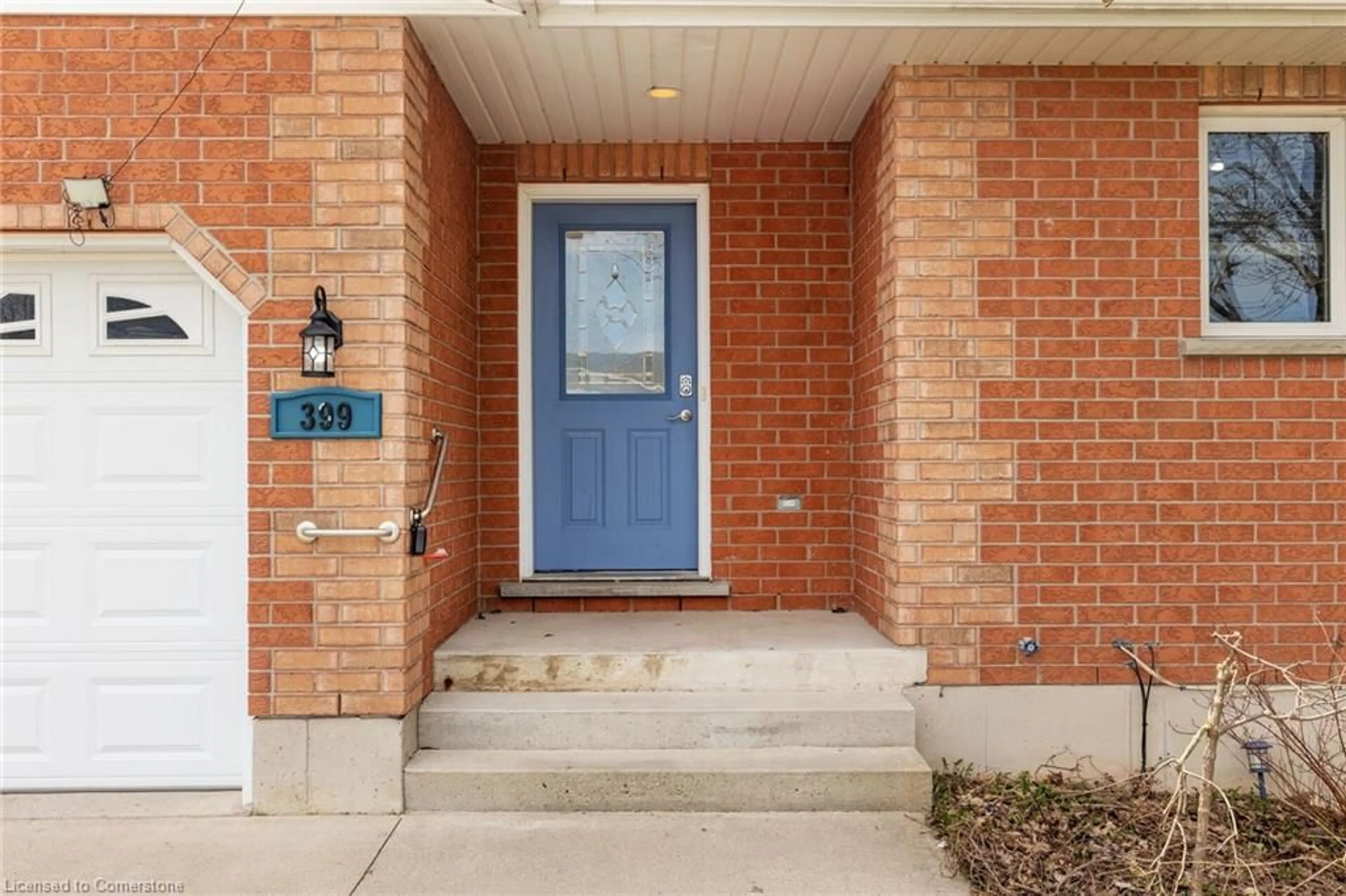 Indoor entryway for 399 Church Corner, Wellington North Ontario N0G 2L2