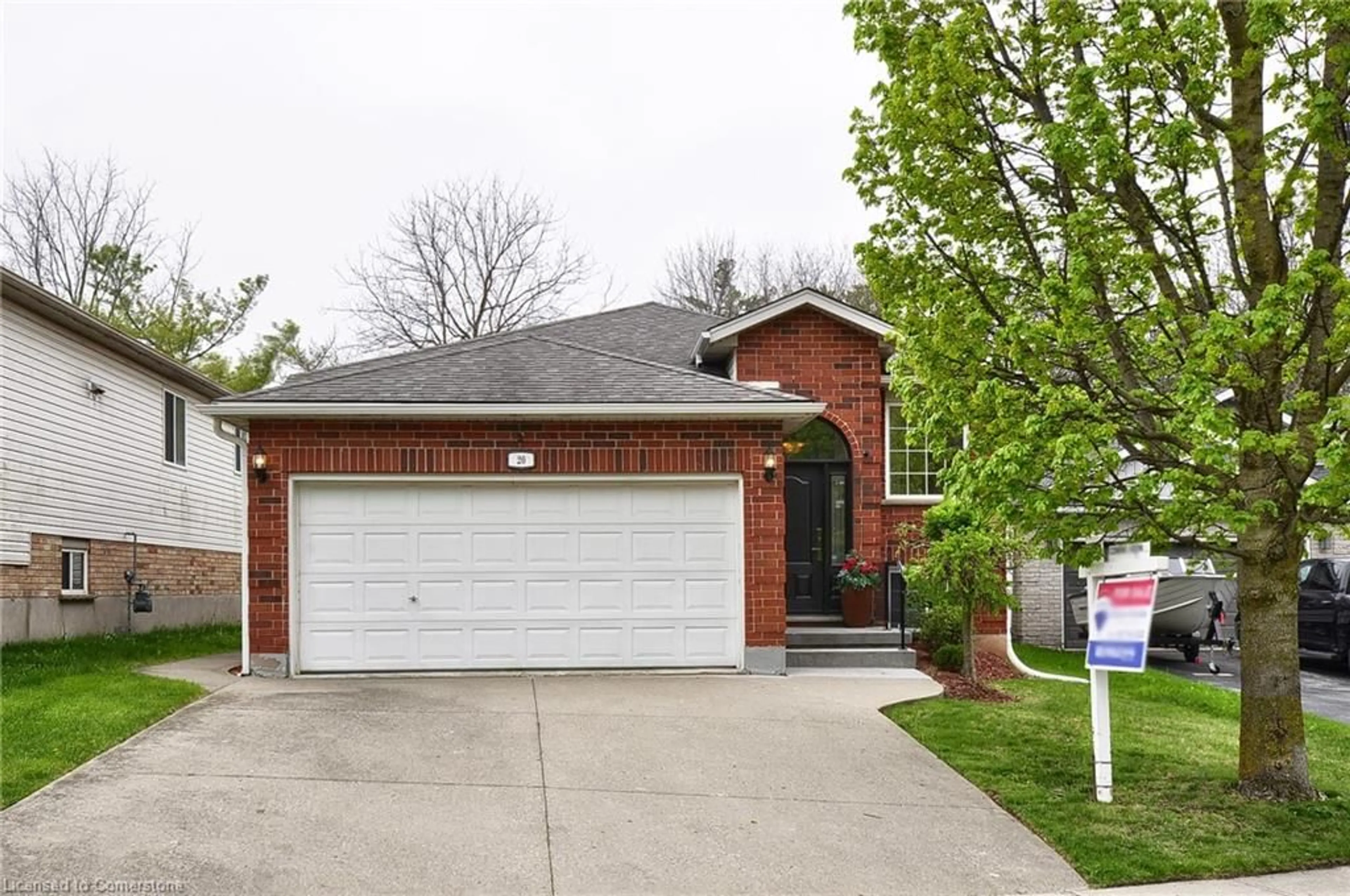 Home with brick exterior material, street for 20 Kent St, Cambridge Ontario N1S 5B2