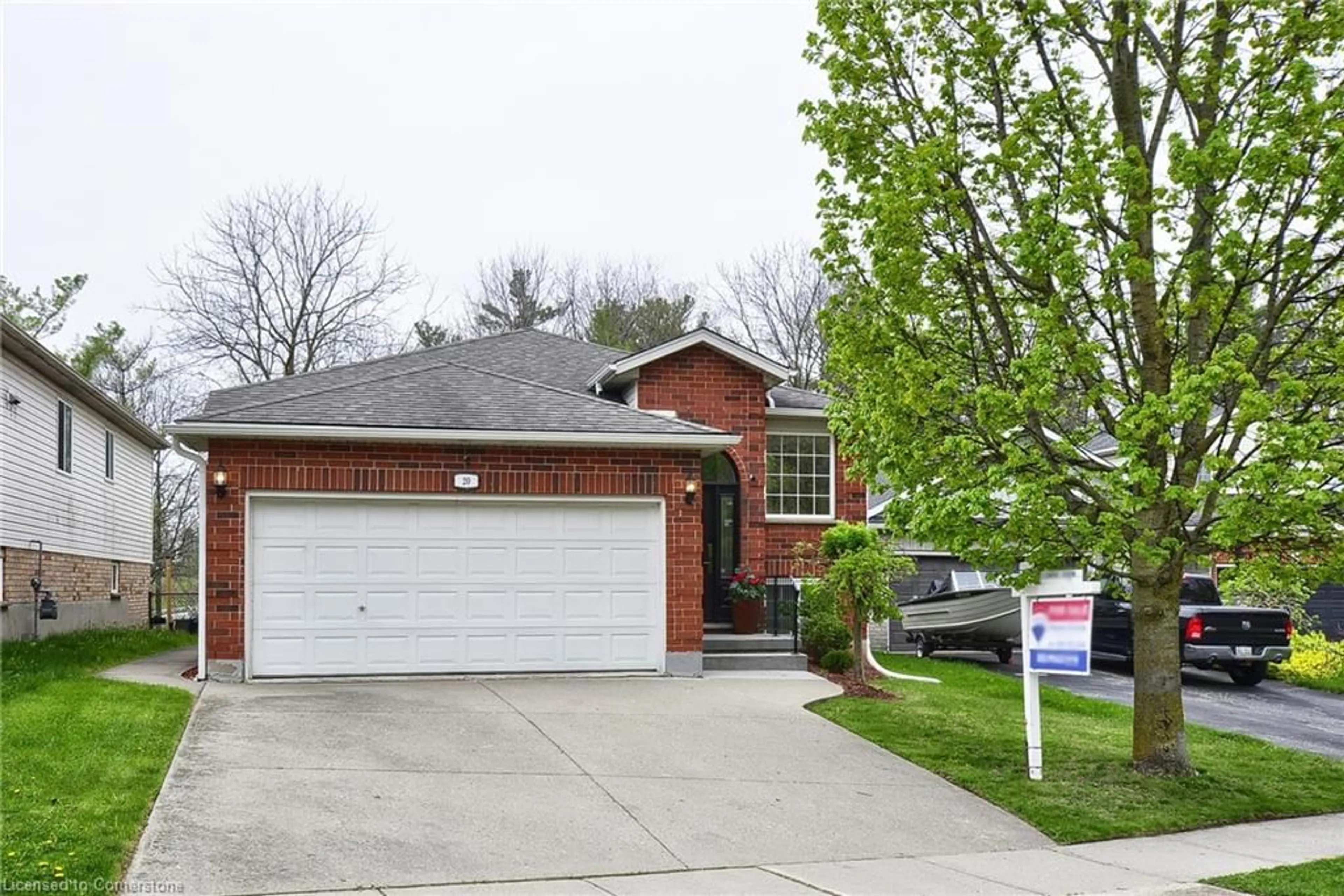 Home with brick exterior material, street for 20 Kent St, Cambridge Ontario N1S 5B2