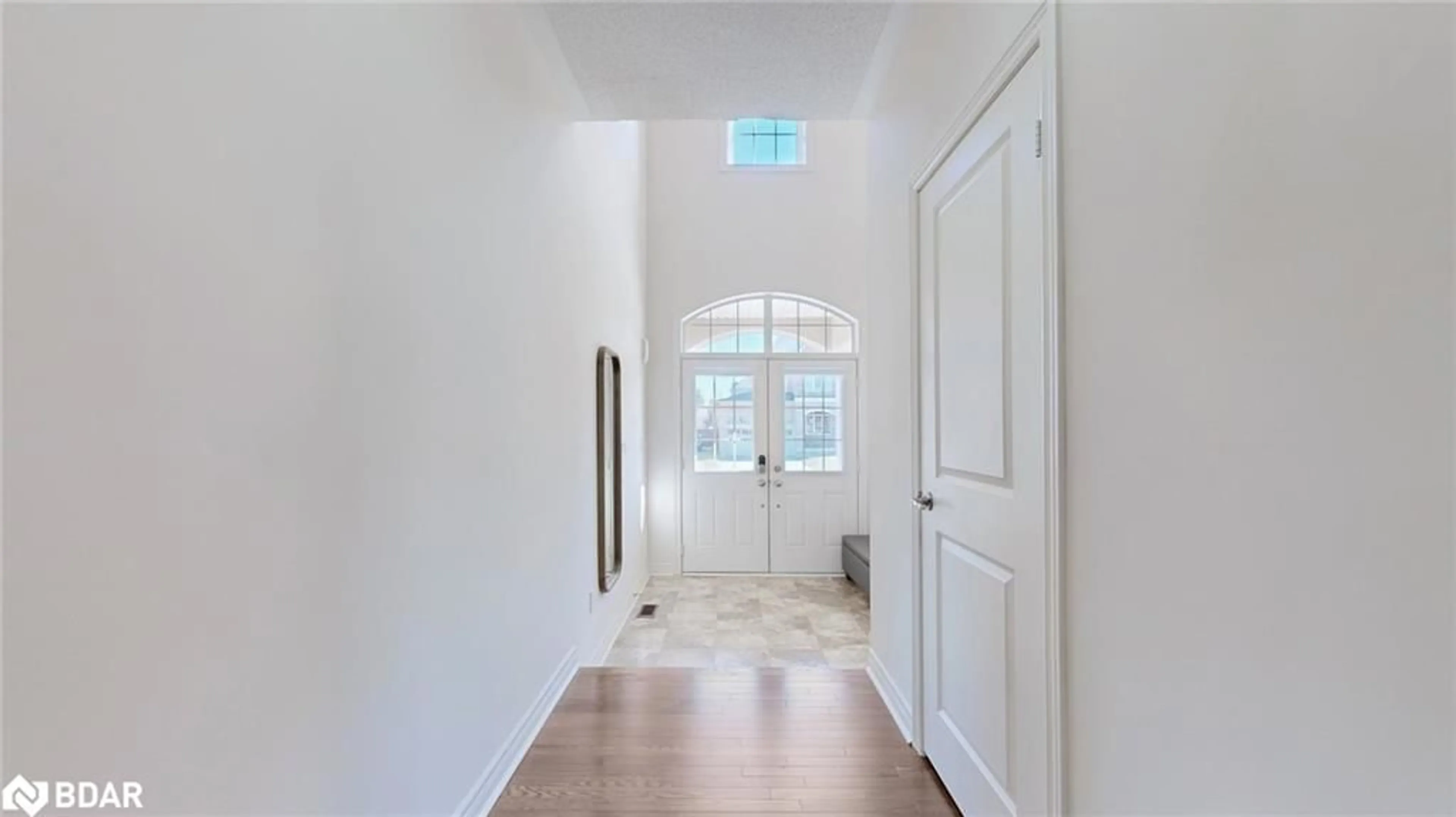 Indoor entryway for 219 Inverness Way, Bradford West Gwillimbury Ontario L3Z 0X5