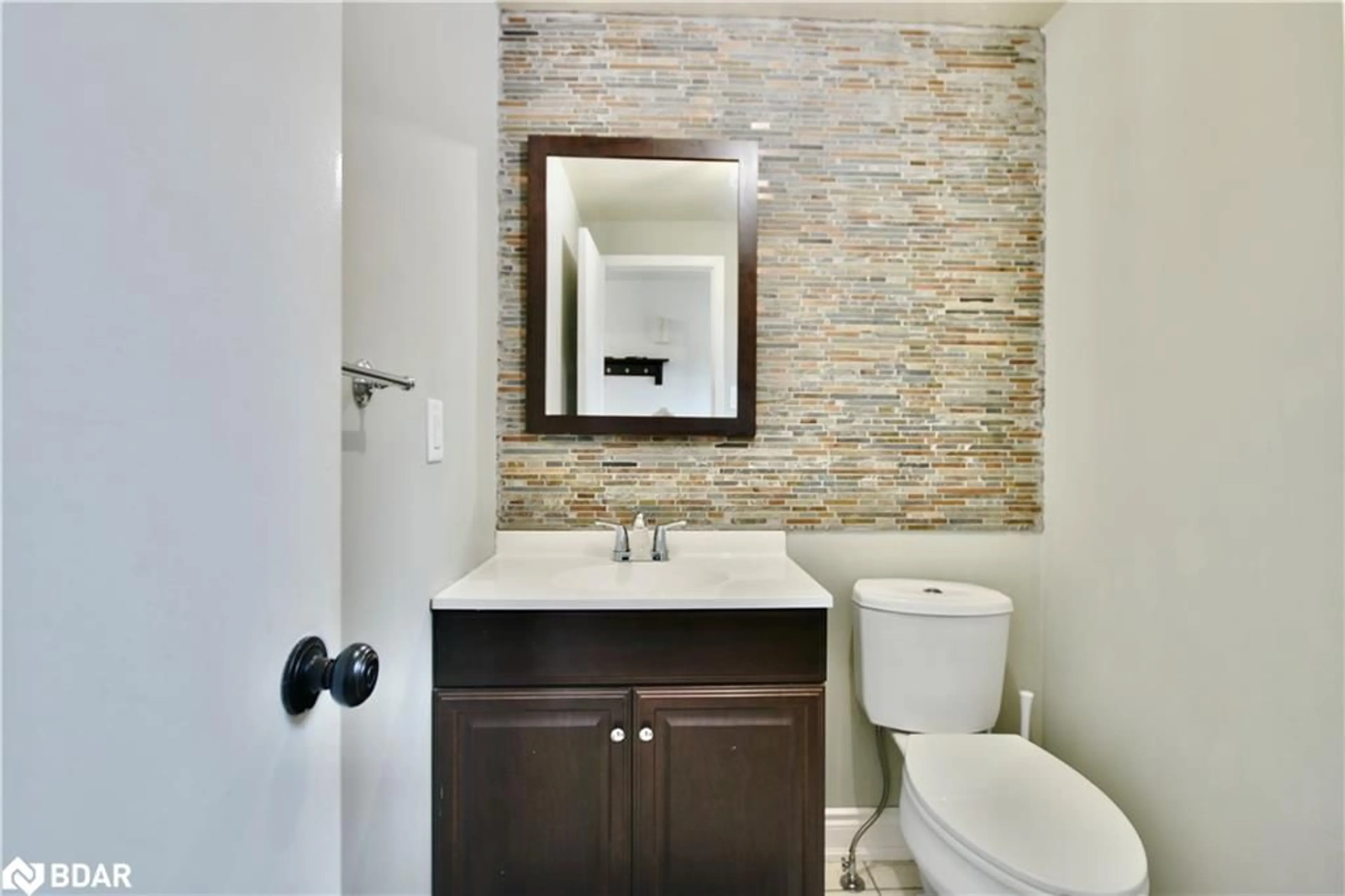 Contemporary bathroom, ceramic/tile floor for 11 Pheasant Trail, Barrie Ontario L4N 6W4
