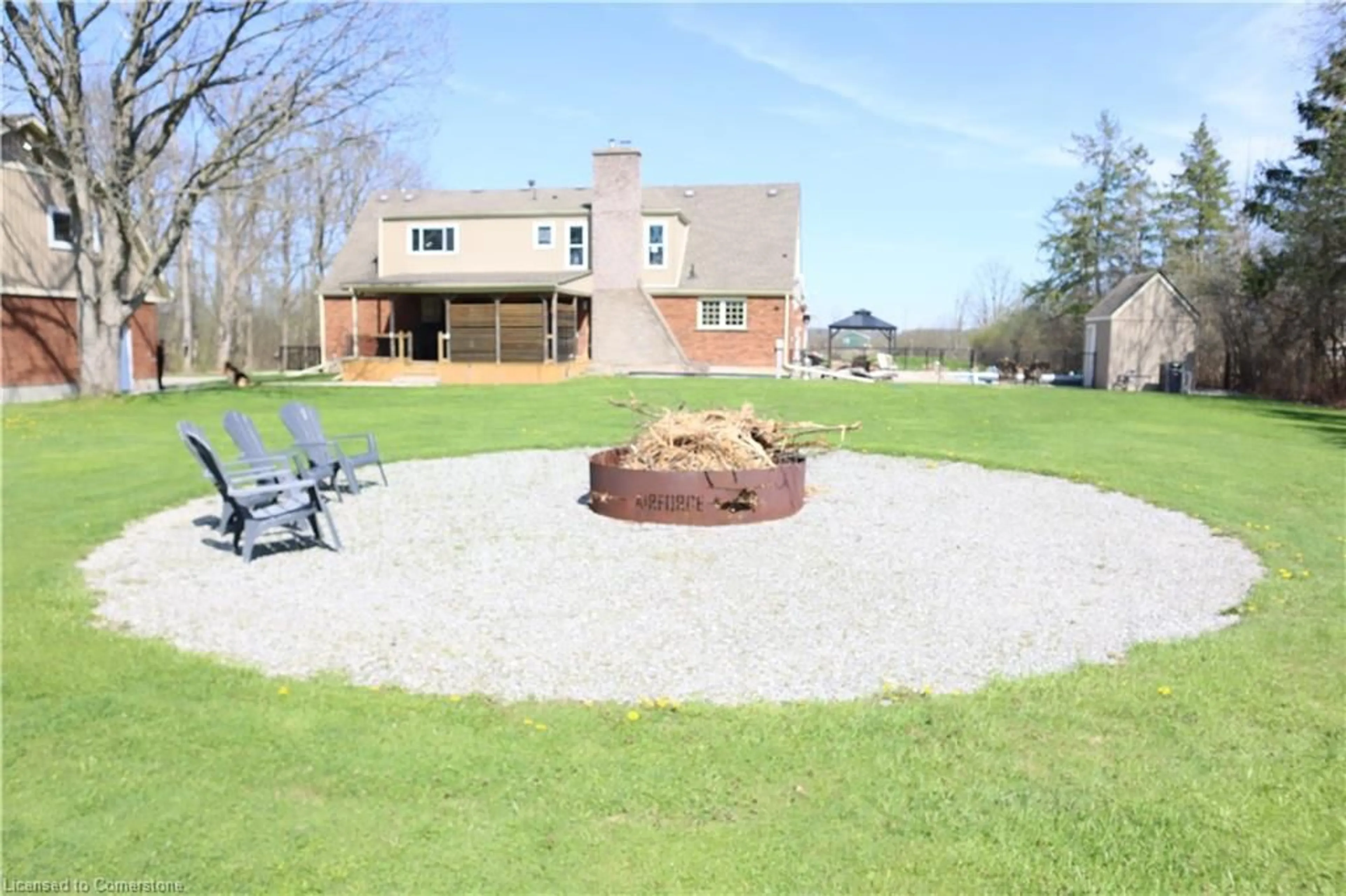 A pic from outside/outdoor area/front of a property/back of a property/a pic from drone, building for 1095 Ott Rd, Ridgeway Ontario L0S 1N0