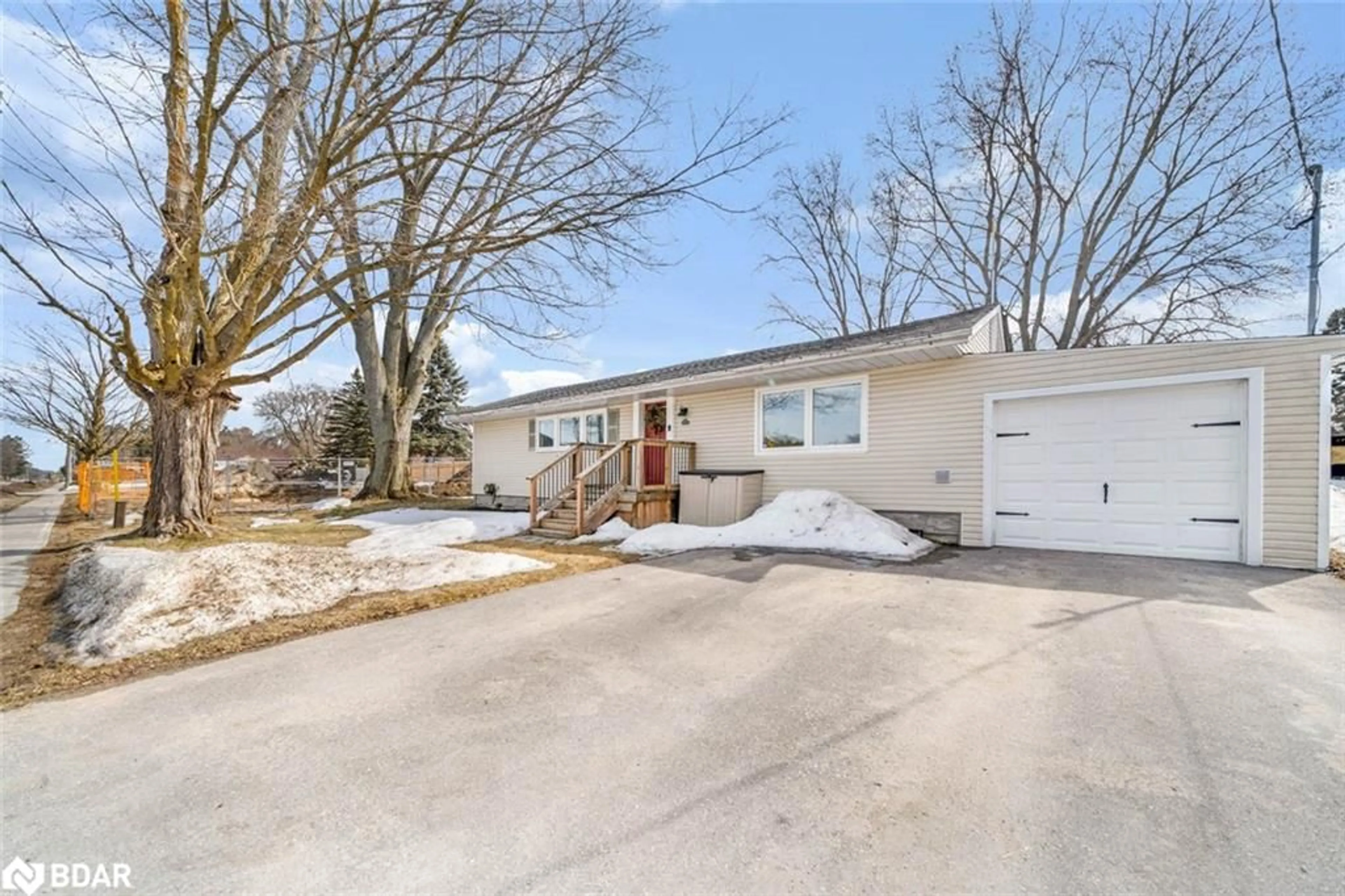 Unknown for 22 Centre St, Angus Ontario L0M 1B0