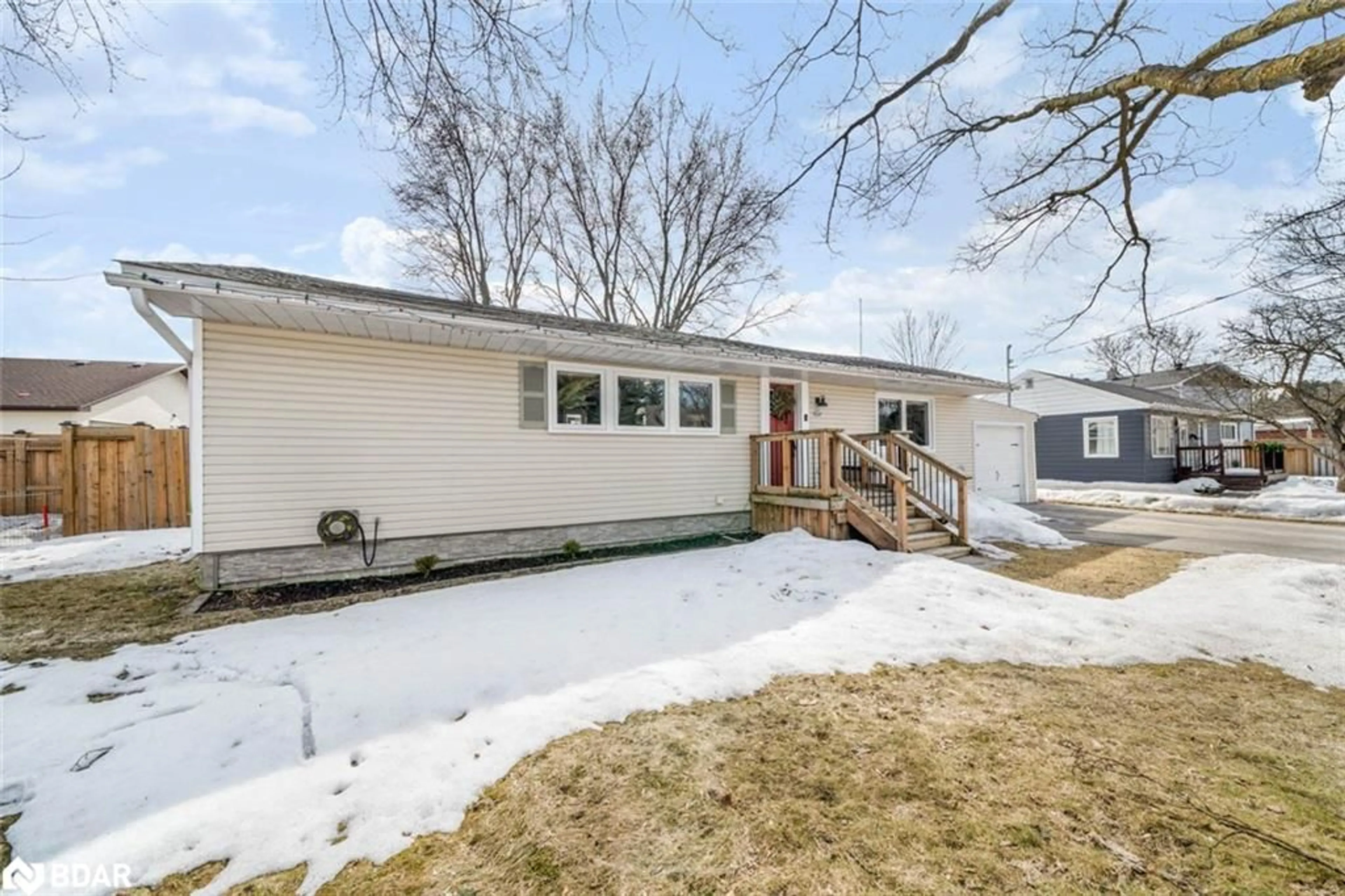Unknown for 22 Centre St, Angus Ontario L0M 1B0