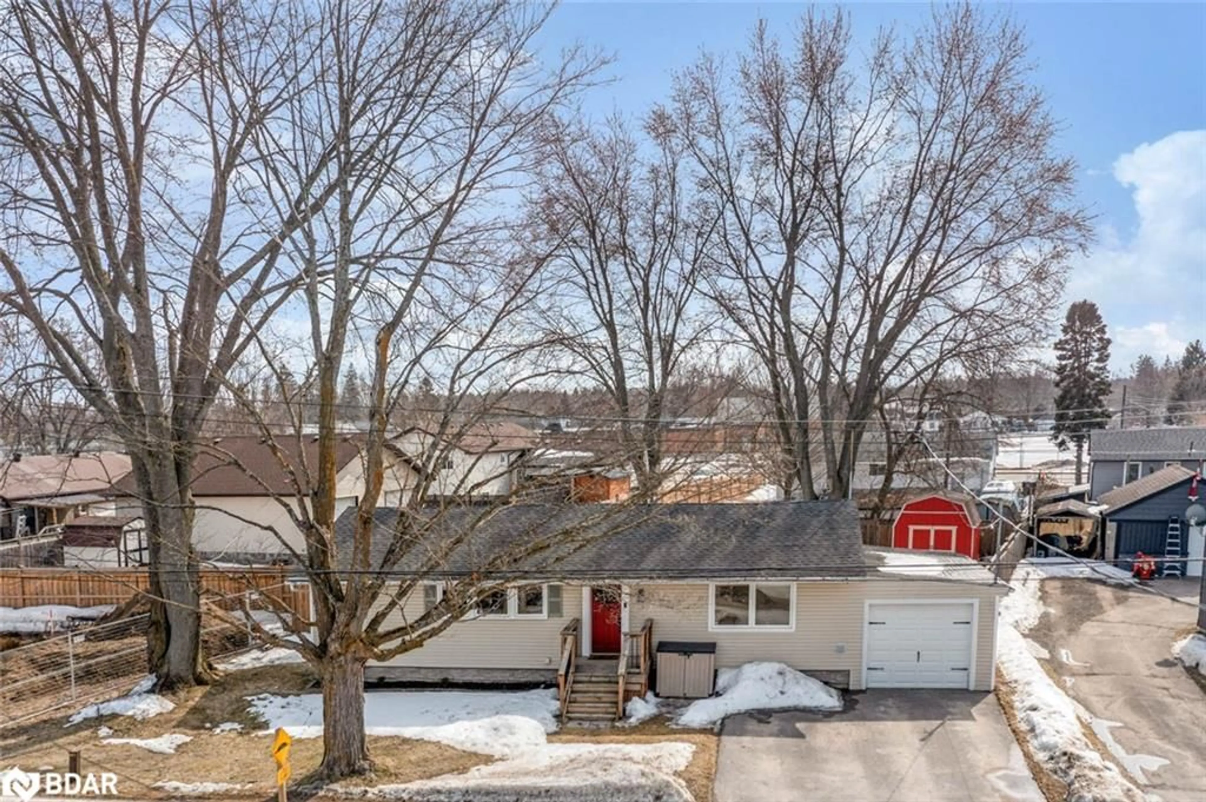 A pic from outside/outdoor area/front of a property/back of a property/a pic from drone, street for 22 Centre St, Angus Ontario L0M 1B0