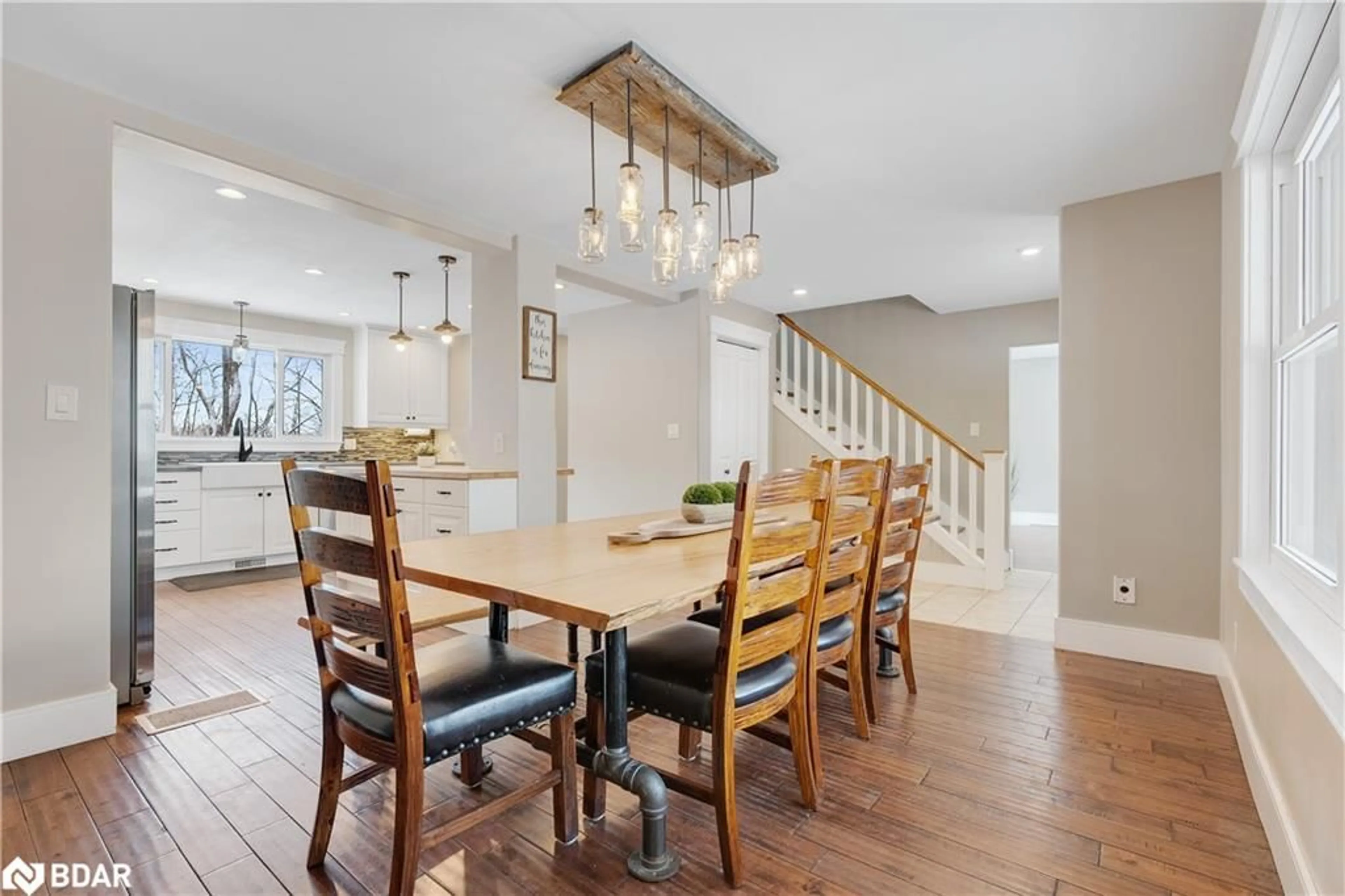 Dining room, wood/laminate floor for 1384 15/16 Side Rd, Oro-Medonte Ontario L0L 1T0