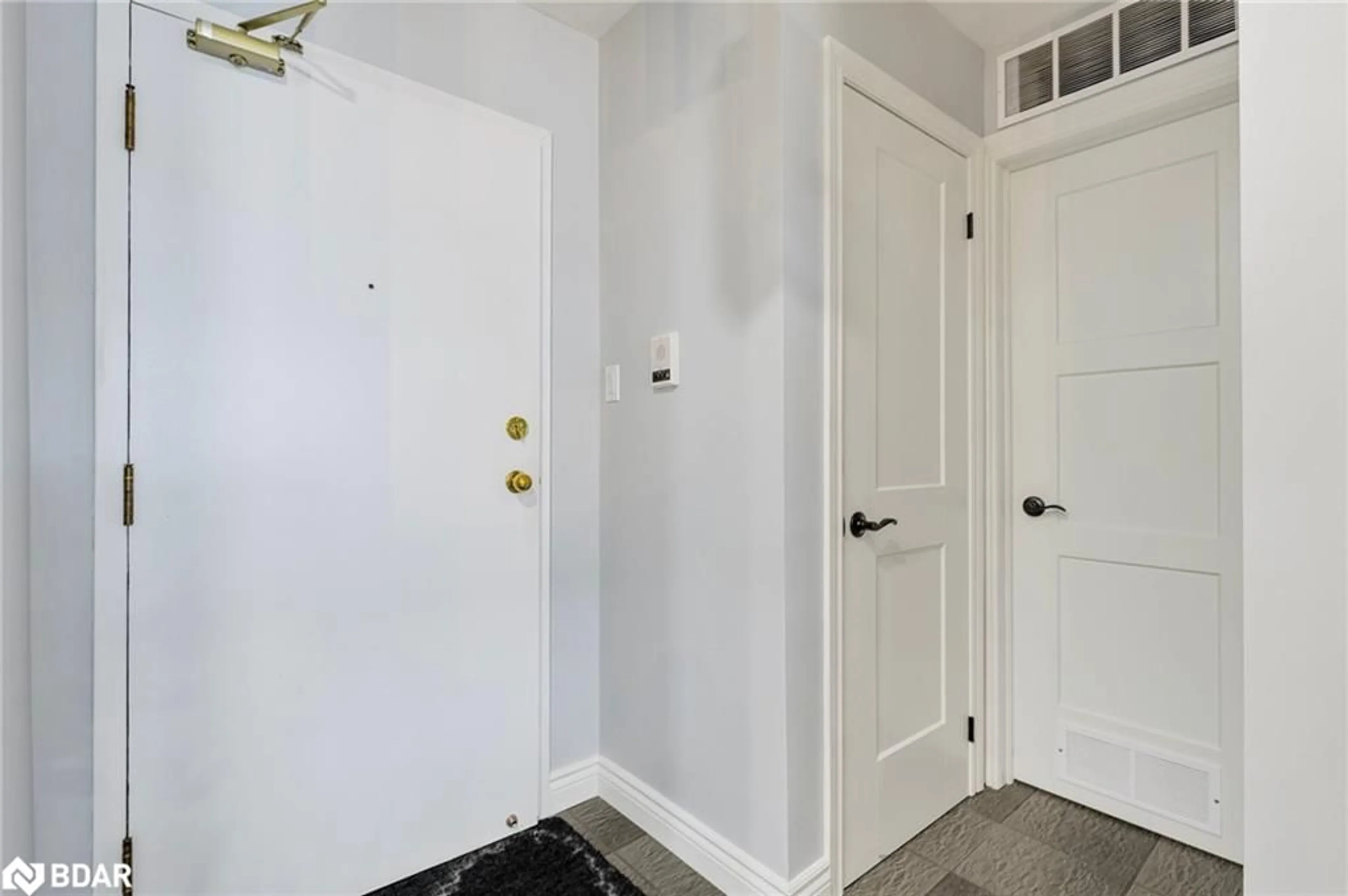Indoor entryway for 126 Bell Farm Rd #B08, Barrie Ontario L4M 6J3