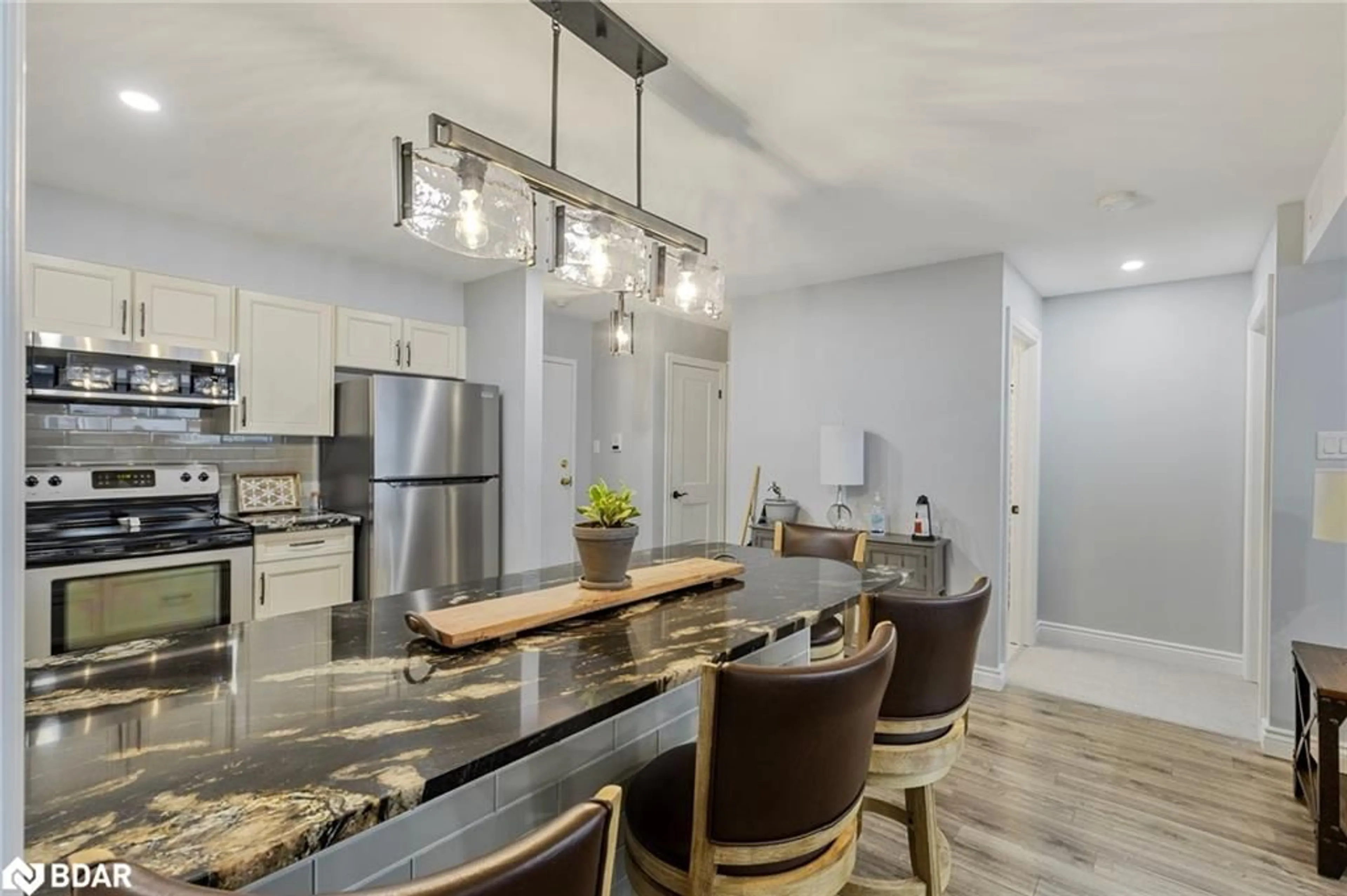 Open concept kitchen, unknown for 126 Bell Farm Rd #B08, Barrie Ontario L4M 6J3