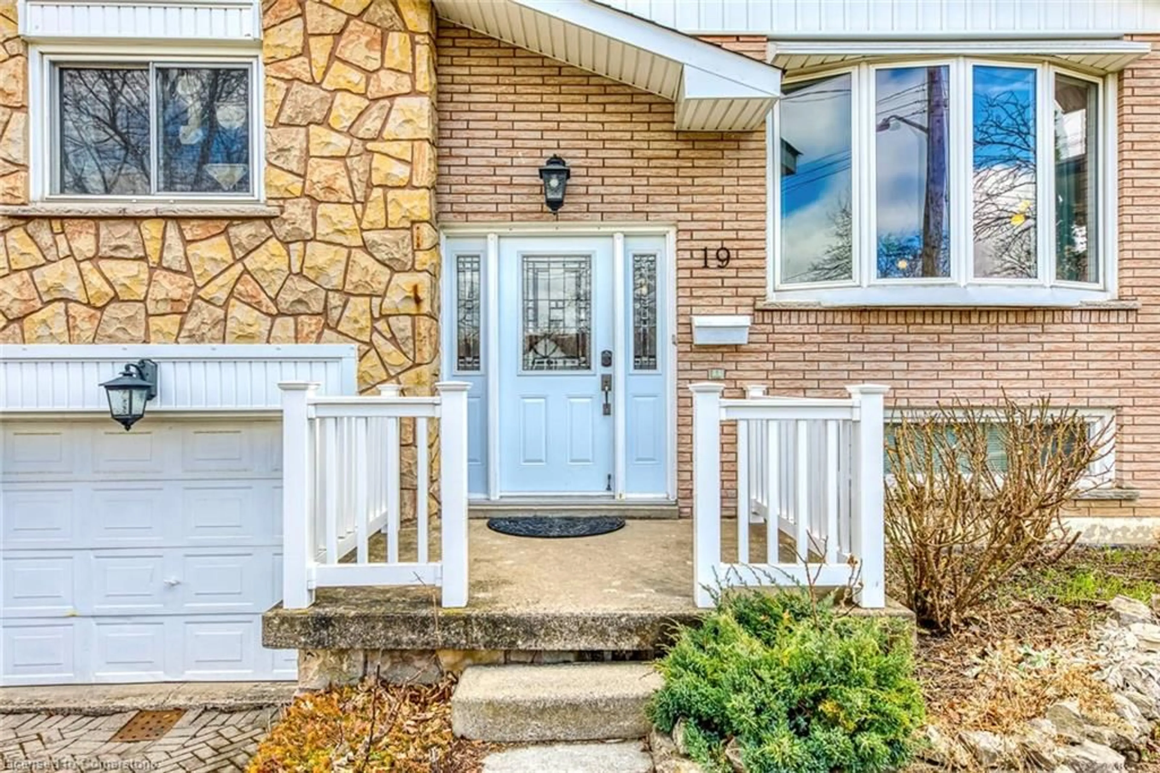 Unknown for 19 Normajean Ave, Hamilton Ontario L8W 1S3