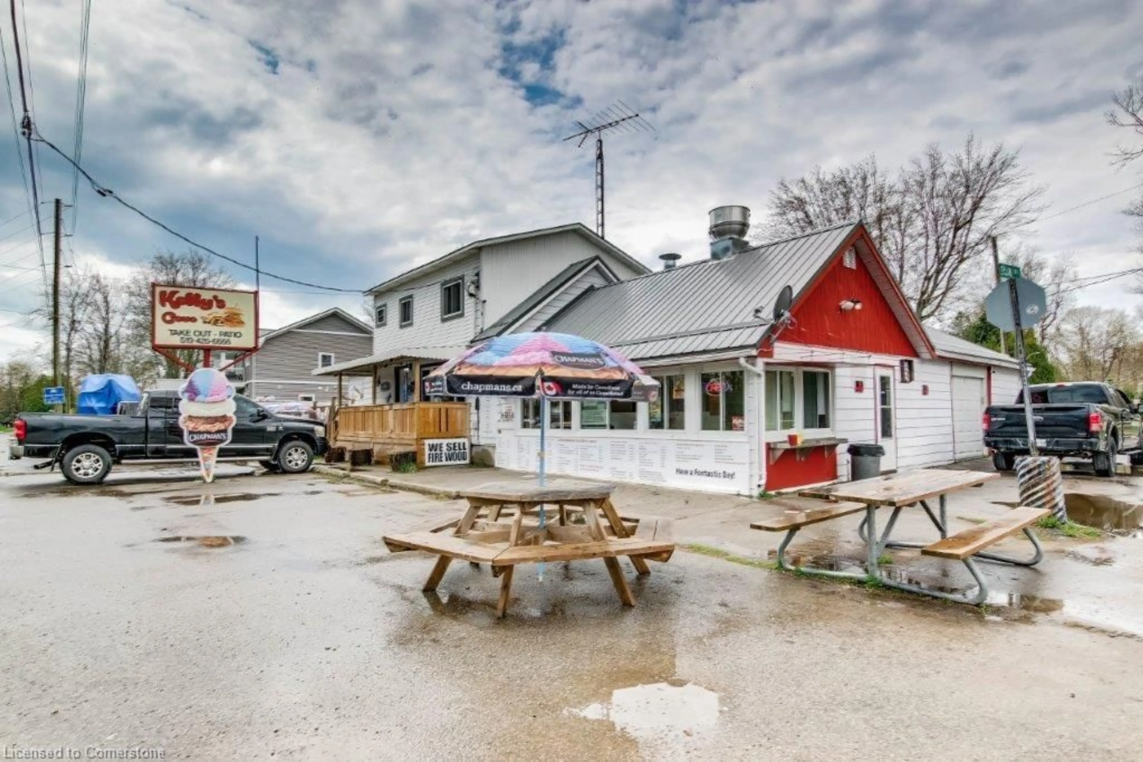 Patio, street for 259 Cedar Dr, Turkey Point Ontario N0E 1T0
