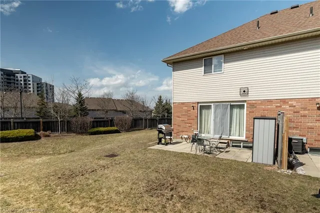 Primary image of 30 Fallowfield Dr
