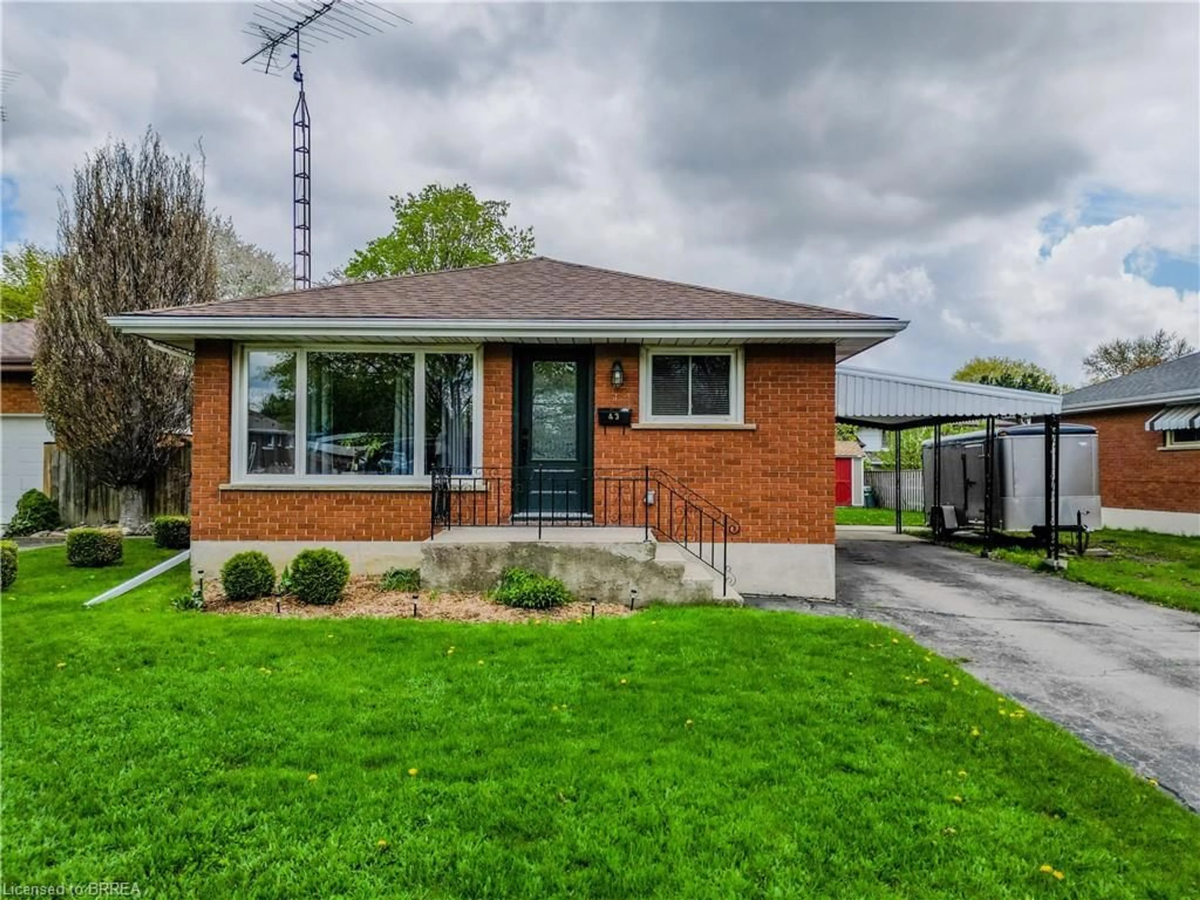 Home with brick exterior material, street for 43 Linden Ave, Brantford Ontario N3S 7E4