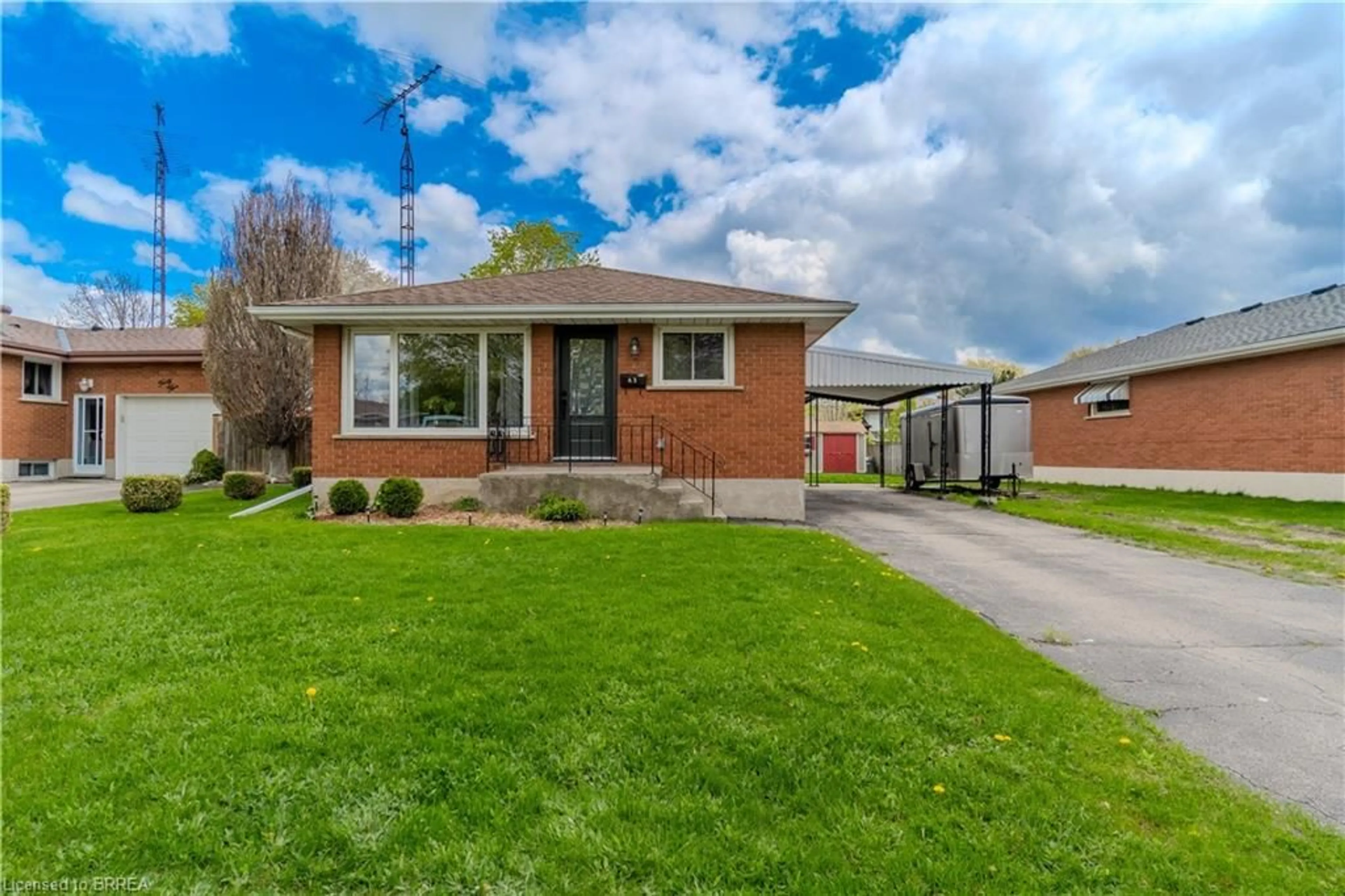 Home with brick exterior material, street for 43 Linden Ave, Brantford Ontario N3S 7E4