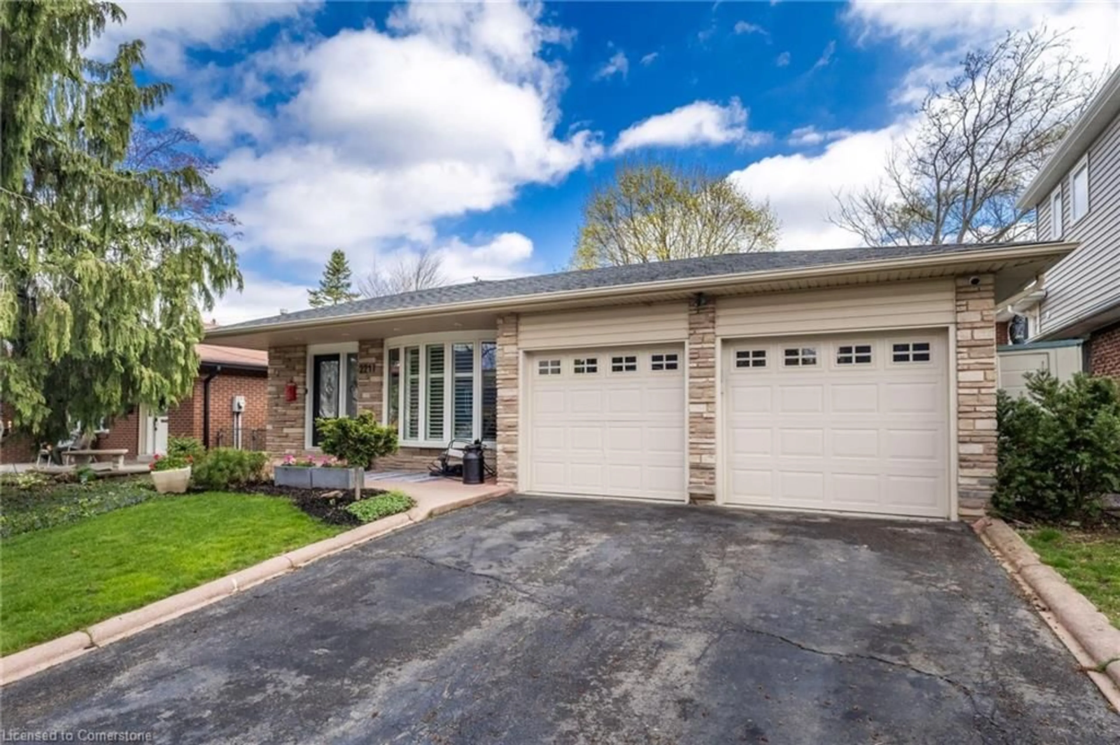 Home with brick exterior material, street for 2217 Lancaster Cres, Burlington Ontario L7P 3G4