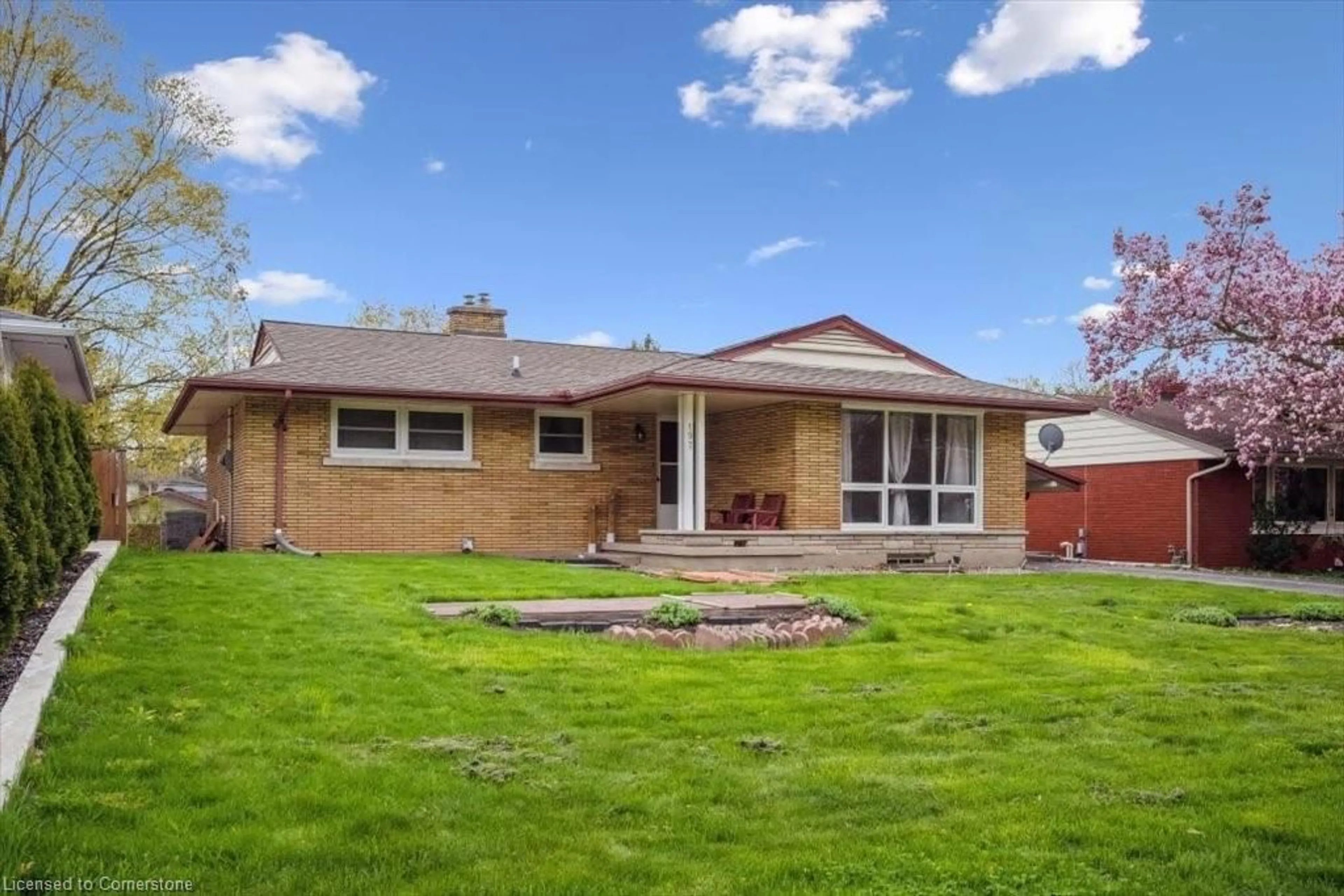 Home with brick exterior material, street for 197 Washington Ave, Waterloo Ontario N2J 2N6