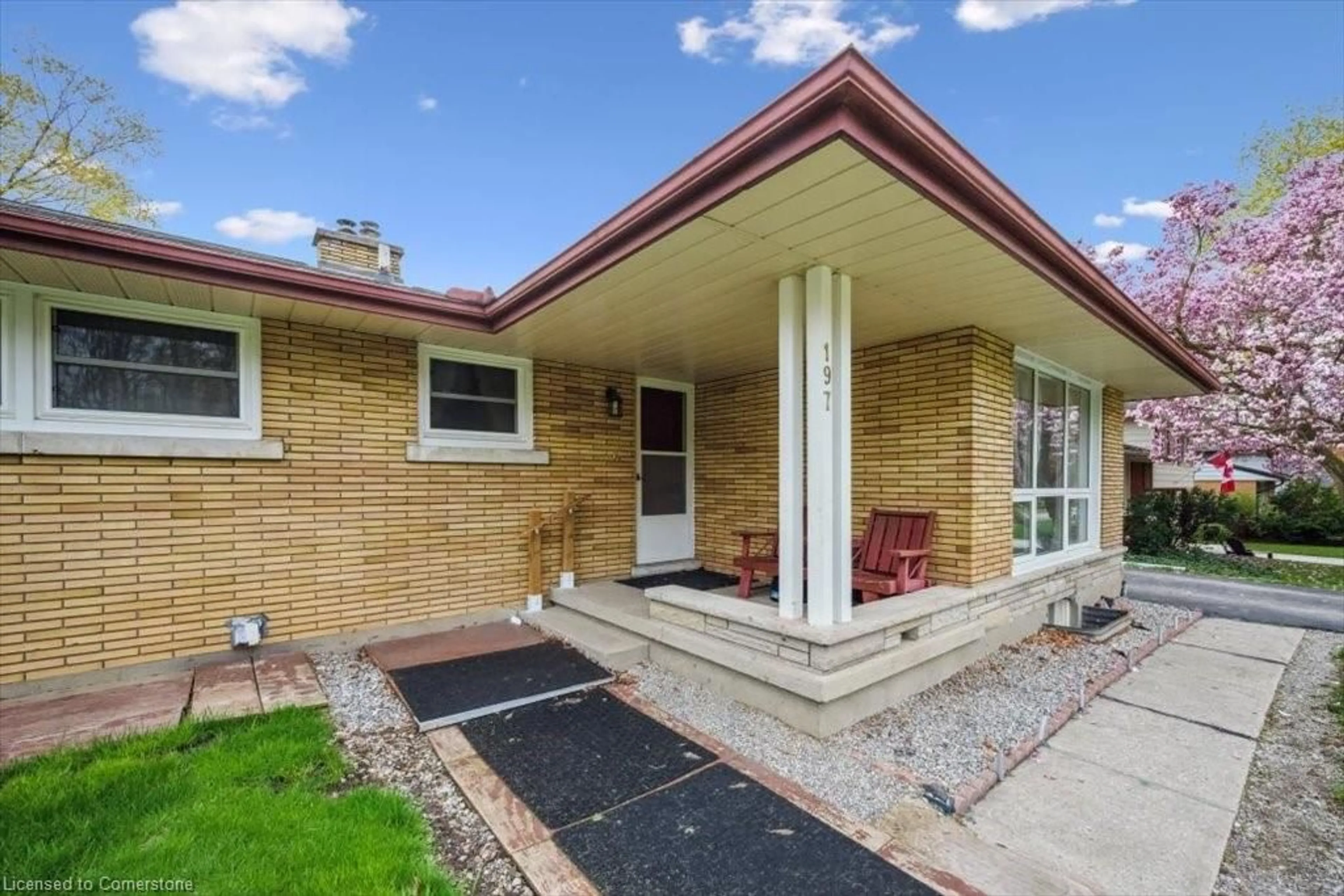 Home with brick exterior material, street for 197 Washington Ave, Waterloo Ontario N2J 2N6