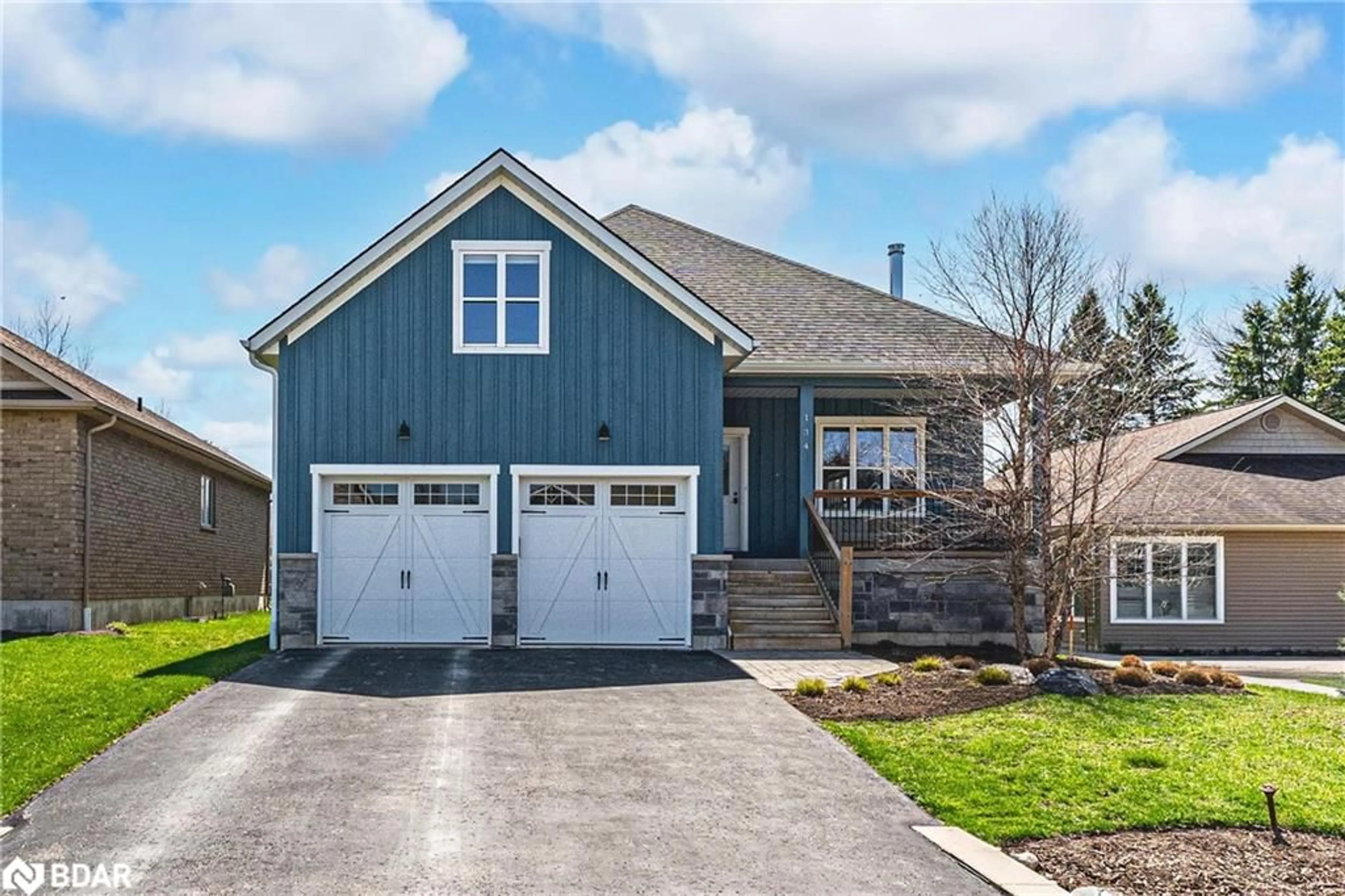 Home with vinyl exterior material, street for 134 Stanley St, Collingwood Ontario L9Y 0G3