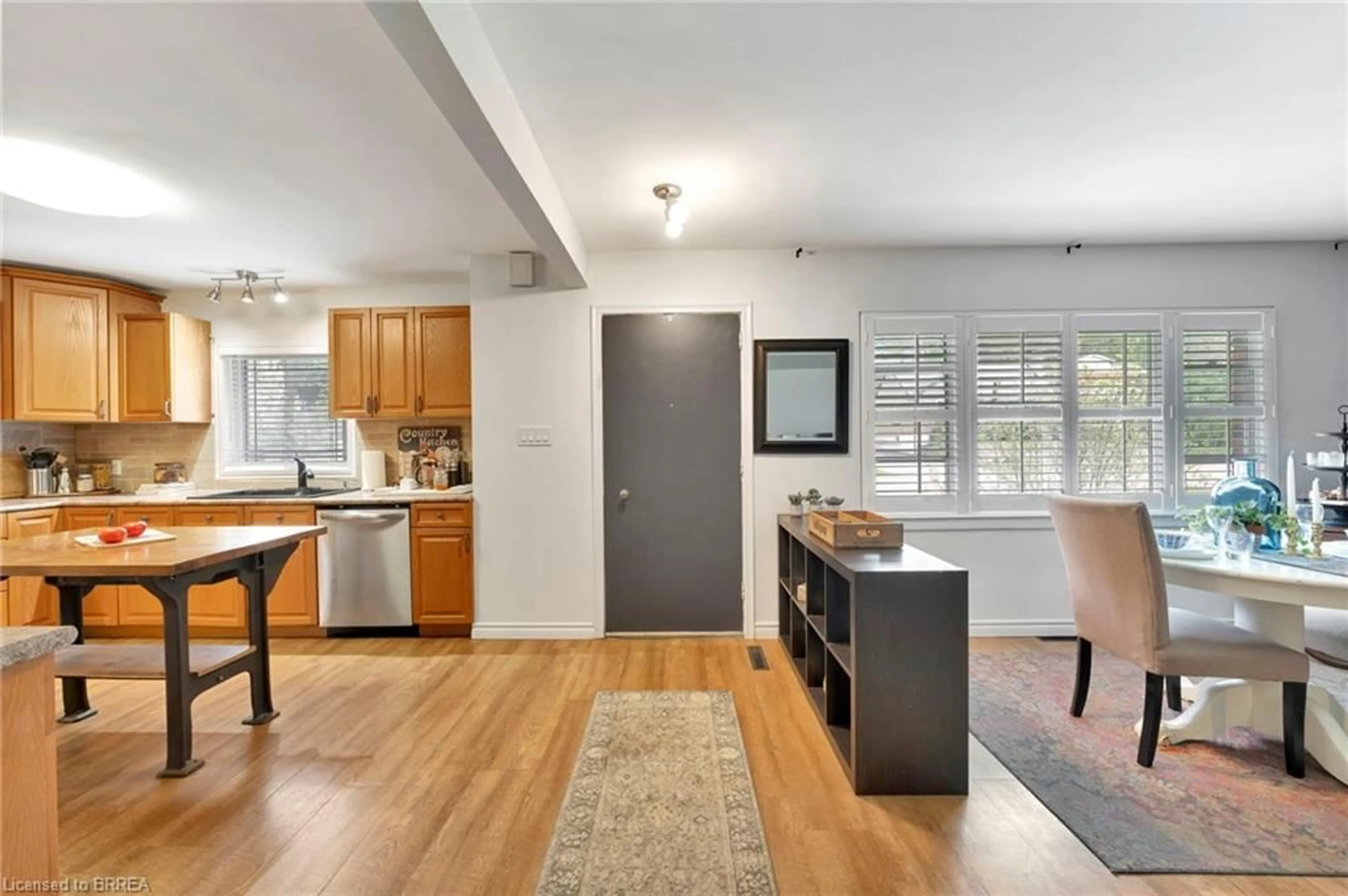 Open concept kitchen, unknown for 6 Hendry St, Simcoe Ontario N3Y 3M2