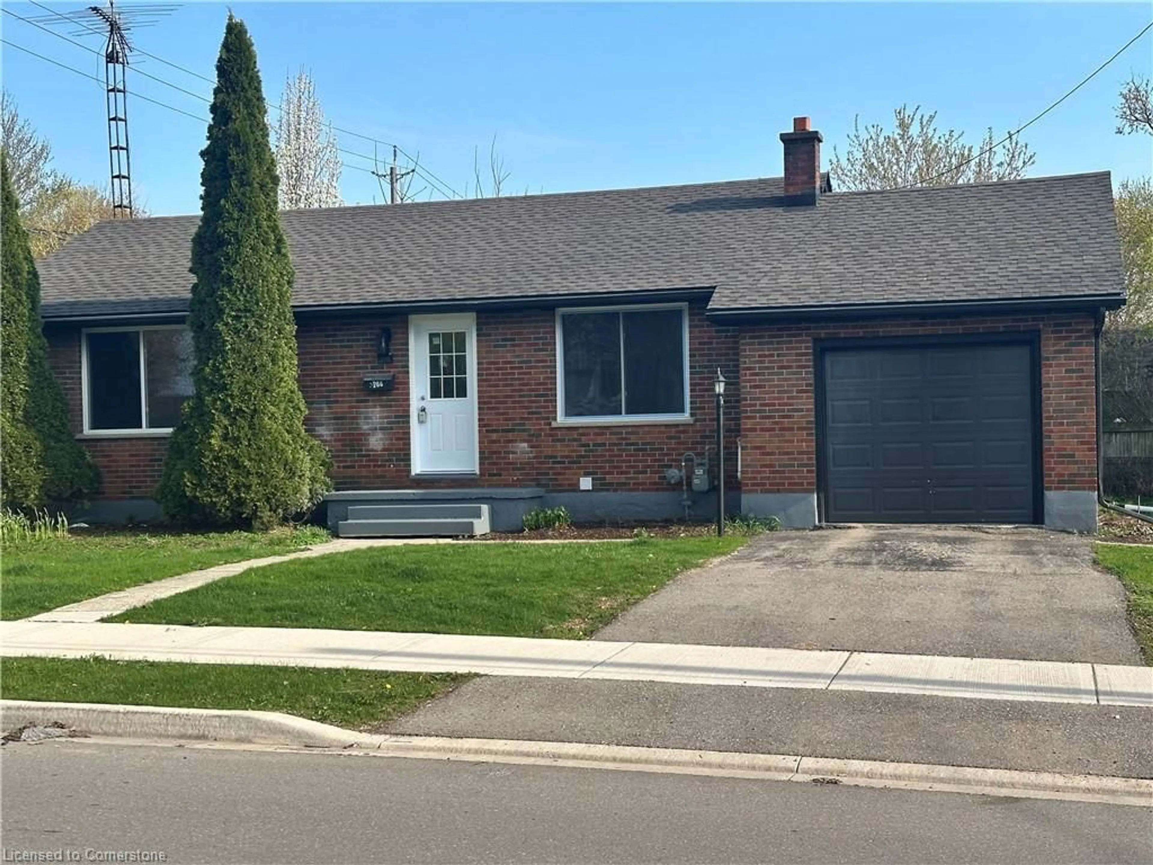 Home with brick exterior material, street for 266 Fifth Ave, Woodstock Ontario N4S 2G1