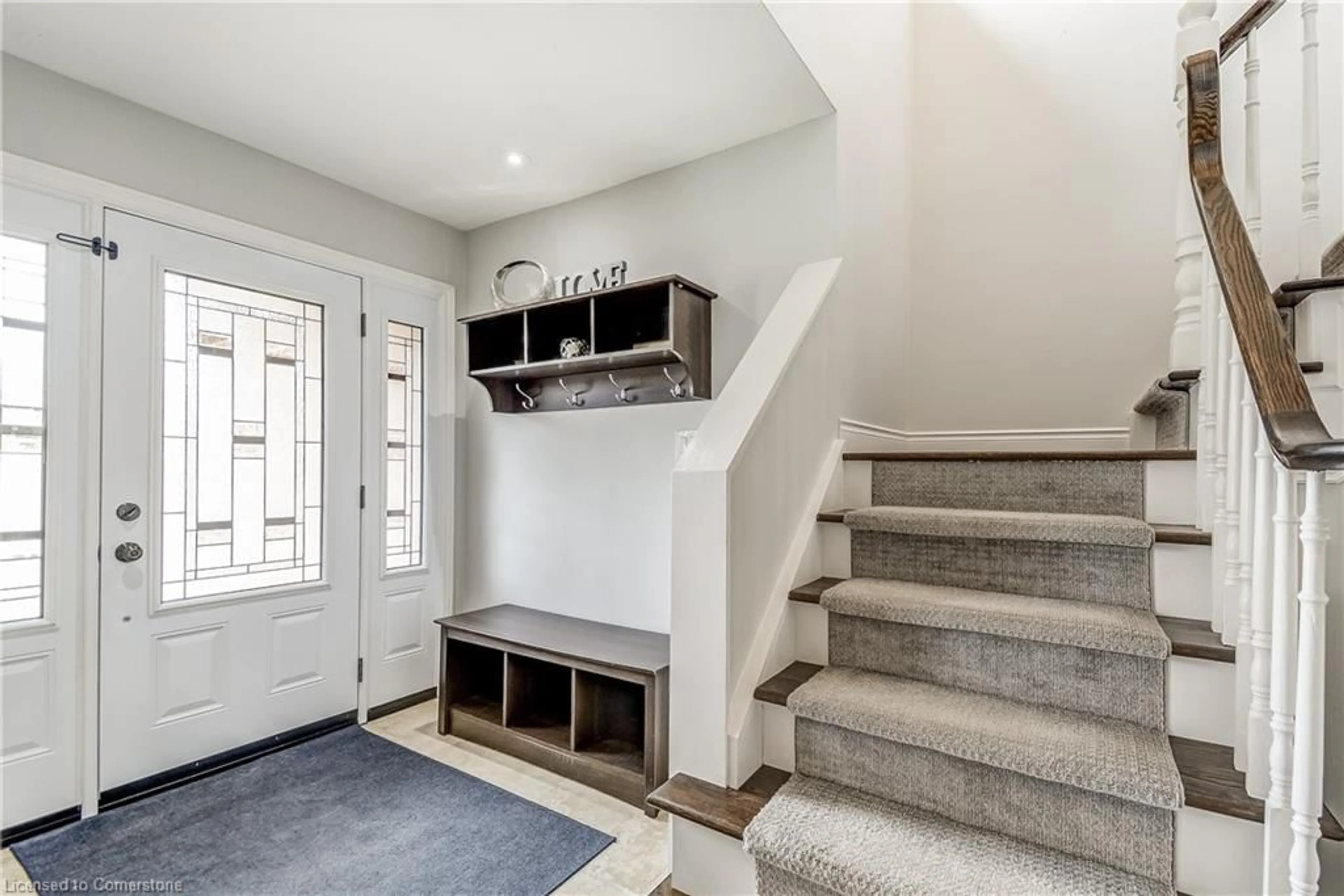 Indoor entryway for 2017 Keller Crt, Burlington Ontario L7P 4N6