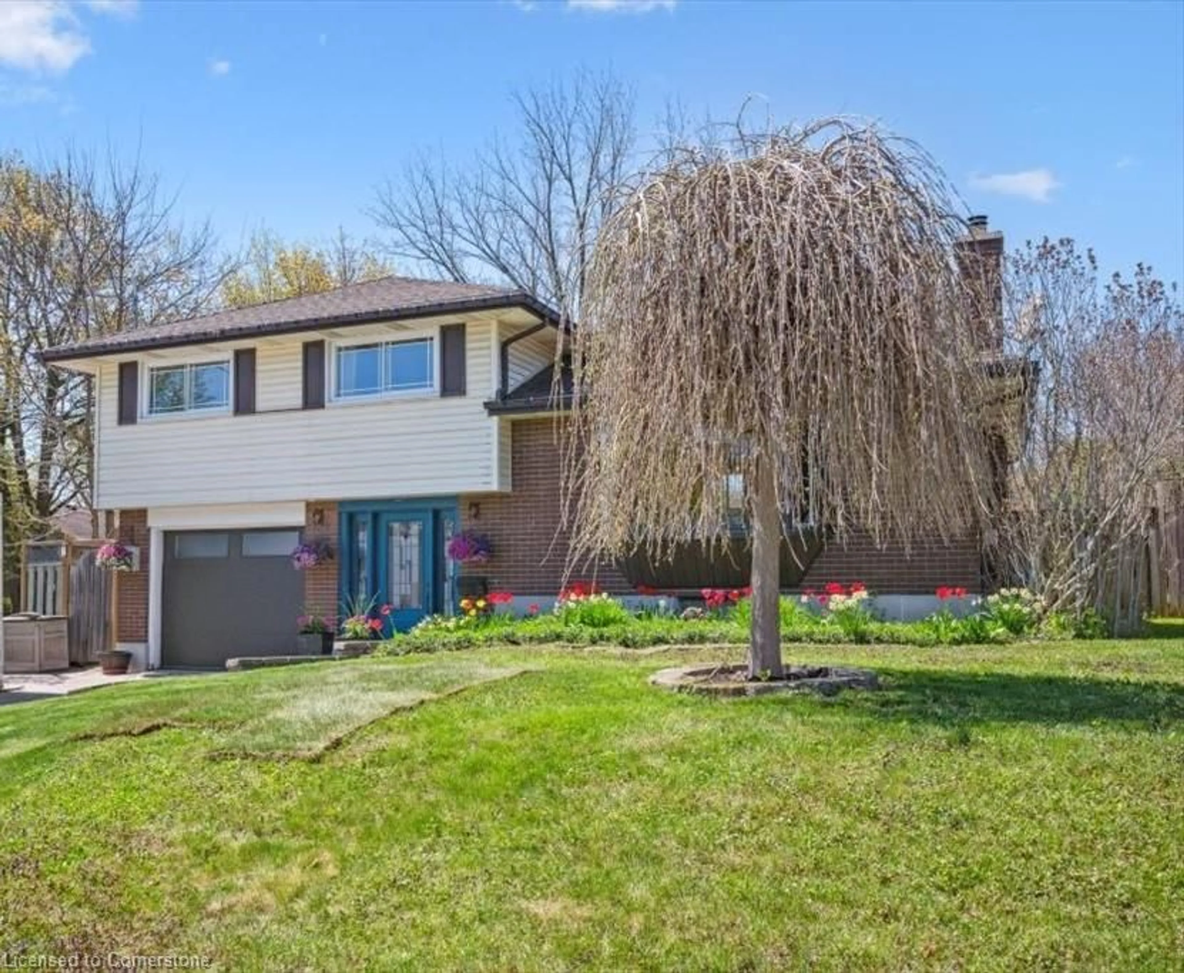Home with vinyl exterior material, street for 254 Quickfall Dr, Waterloo Ontario N2J 3S9