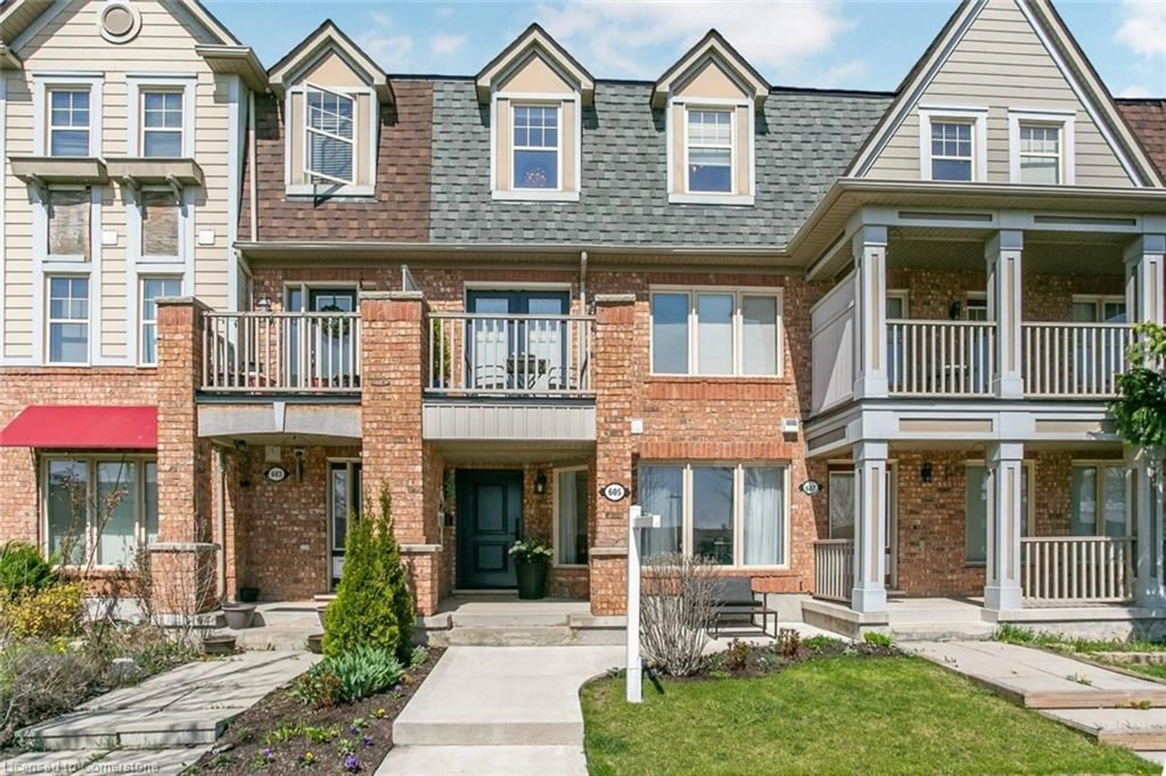 Home with brick exterior material, street for 605 Scott Blvd, Milton Ontario L9T 0P4
