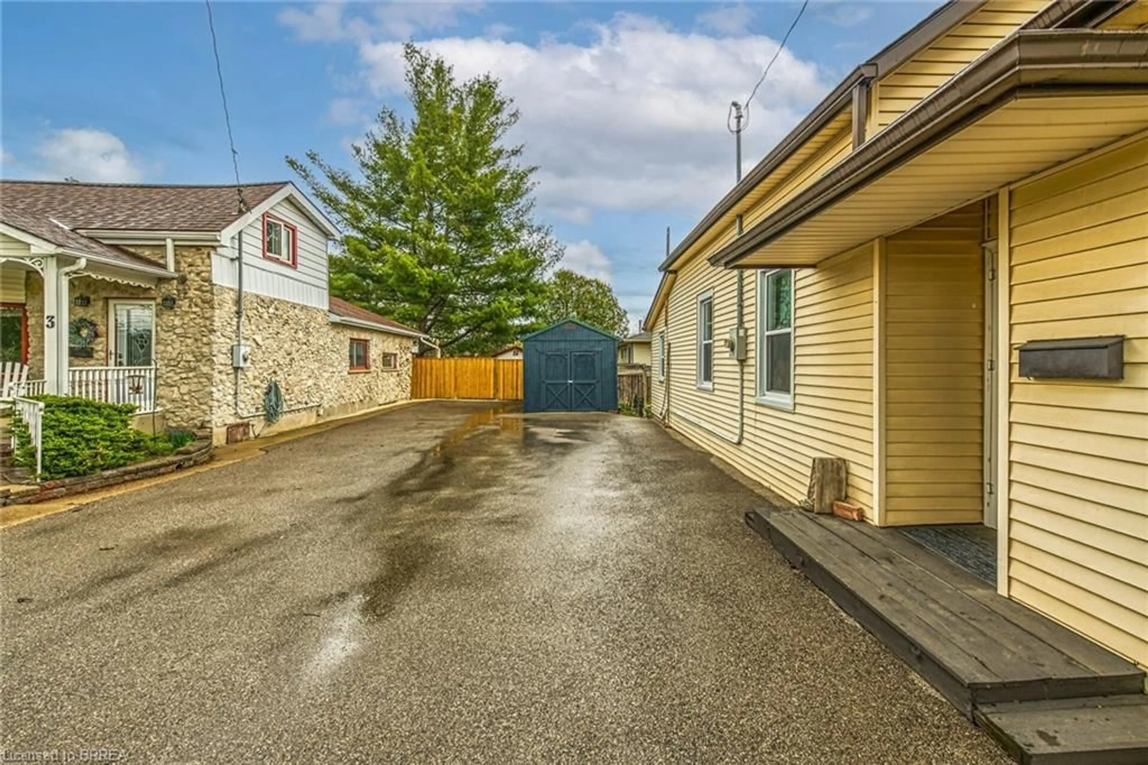 Unknown for 1 Milton St, Brantford Ontario N3T 1V7