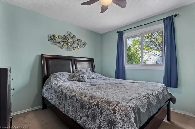 Additional property image - 2385 Cotswold Cres