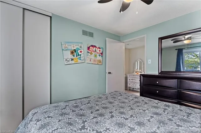 Additional property image - 2385 Cotswold Cres