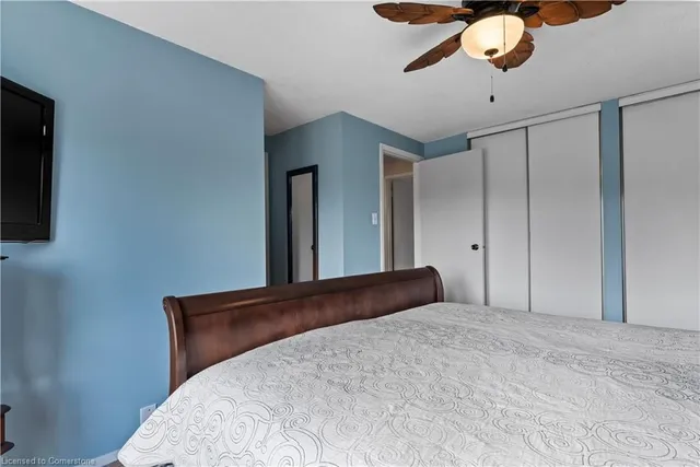 Additional property image - 2385 Cotswold Cres