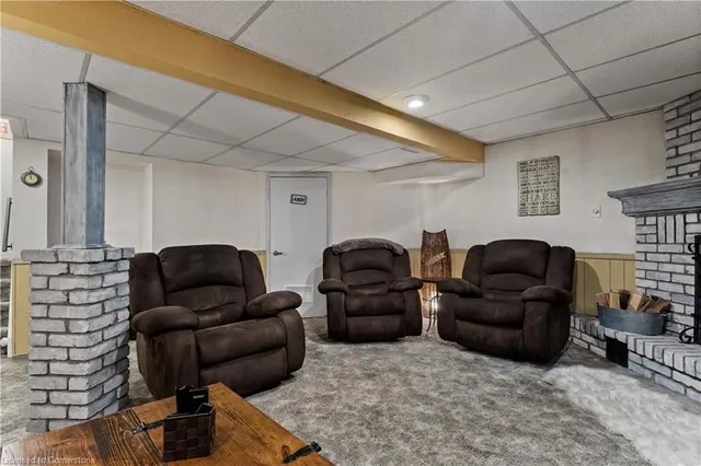 Additional property image - 2385 Cotswold Cres