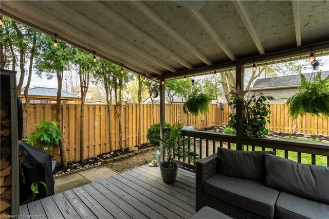 Additional property image - 2385 Cotswold Cres