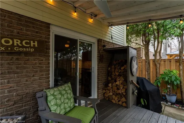 Additional property image - 2385 Cotswold Cres
