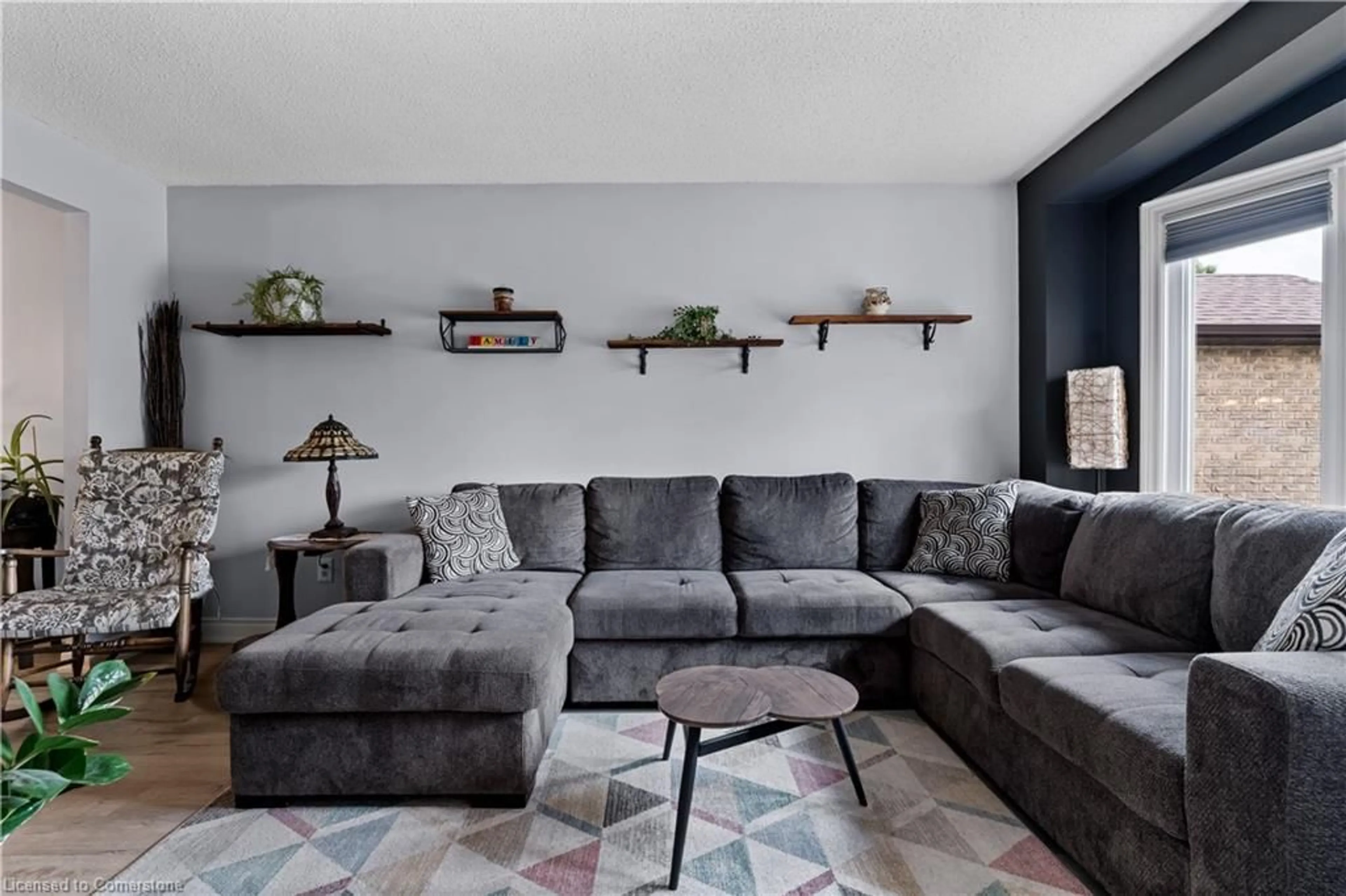 Living room with furniture, unknown for 2385 Cotswold Cres, Burlington Ontario L7P 4M3