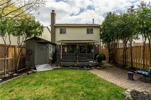 Additional property image - 2385 Cotswold Cres