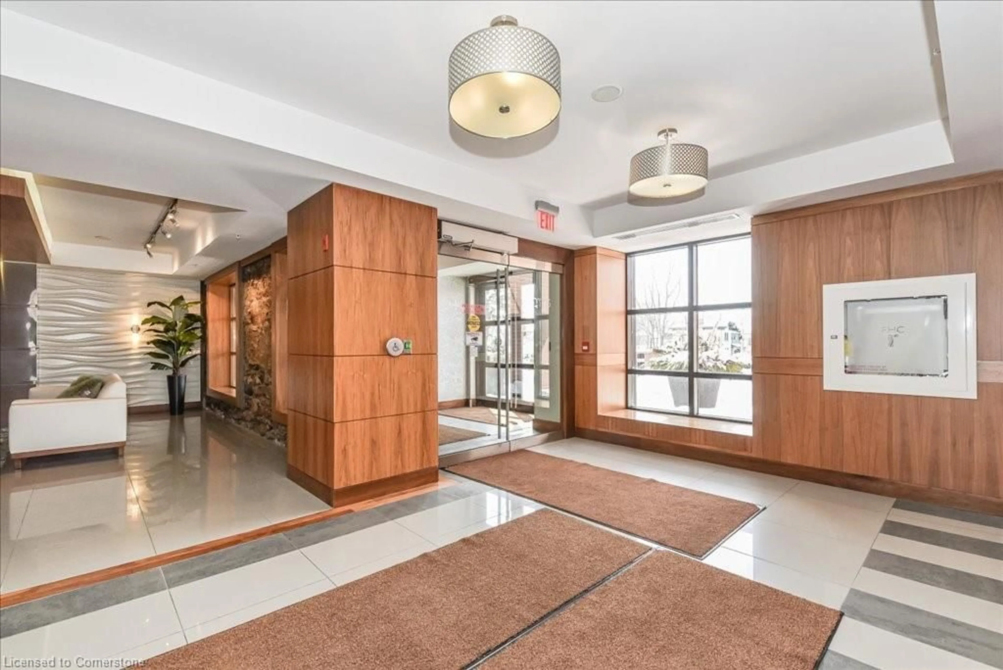 Indoor foyer for 112 Benton St #317, Kitchener Ontario N2G 3H6