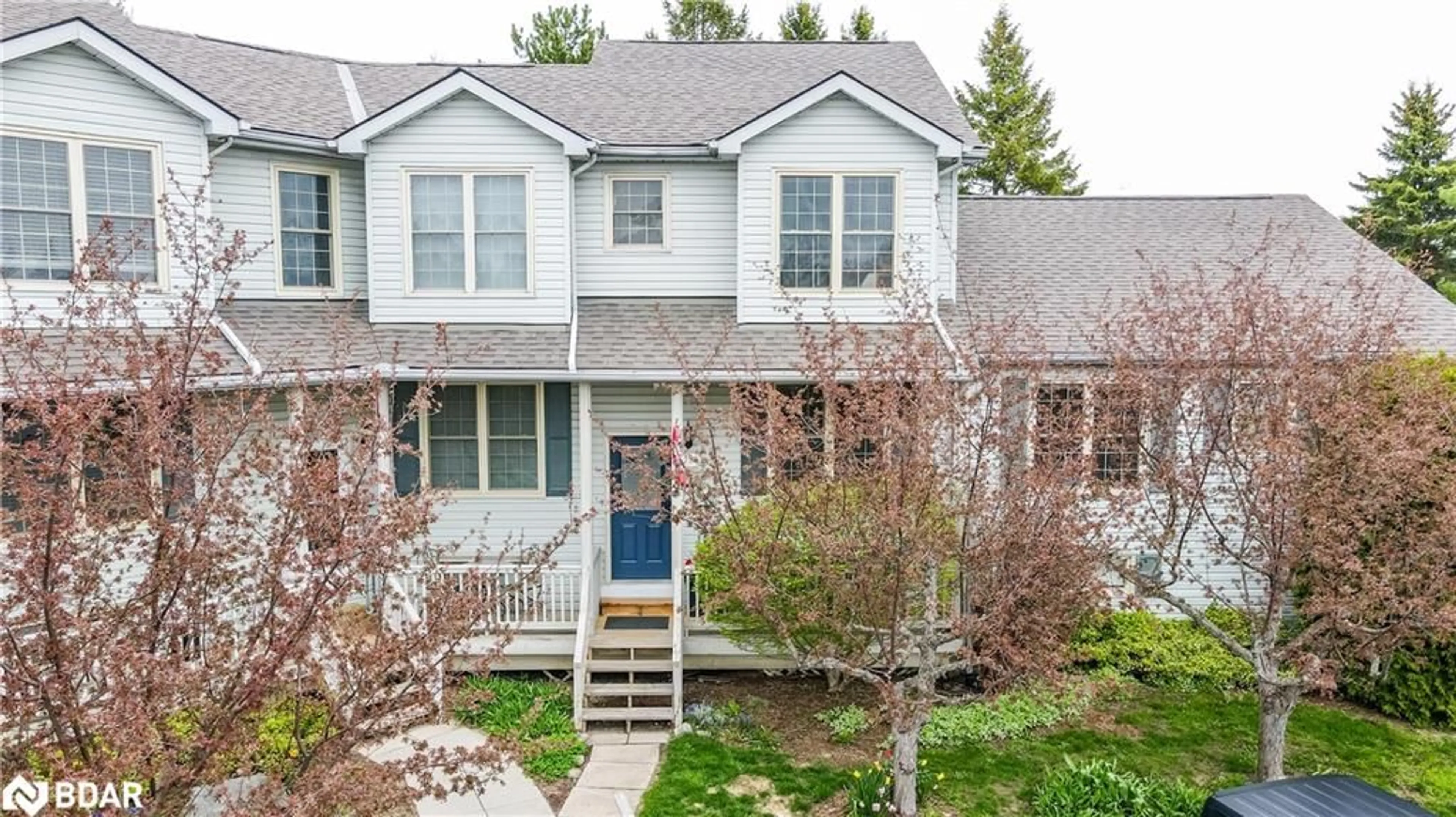 A pic from outside/outdoor area/front of a property/back of a property/a pic from drone, street for 150 Victoria St #126, Thornbury Ontario N4L 2P0