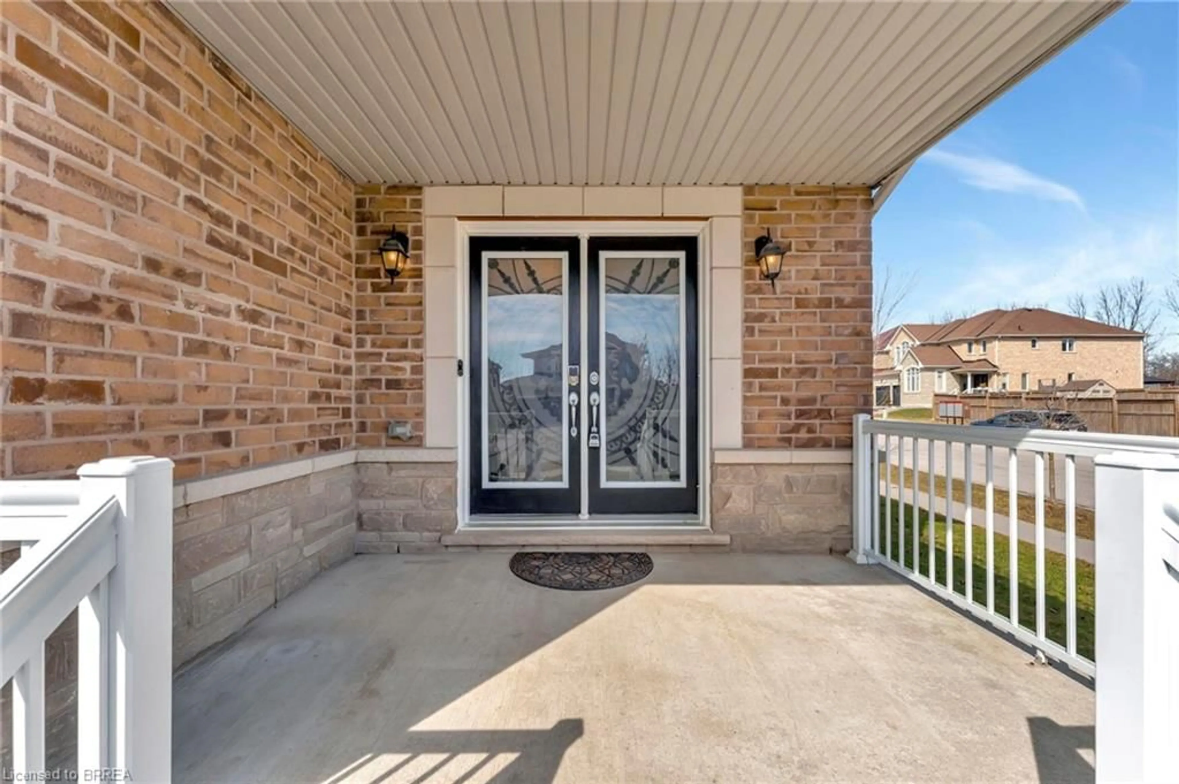 Indoor entryway for 241 Thomas Ave, Brantford Ontario N3S 0E1