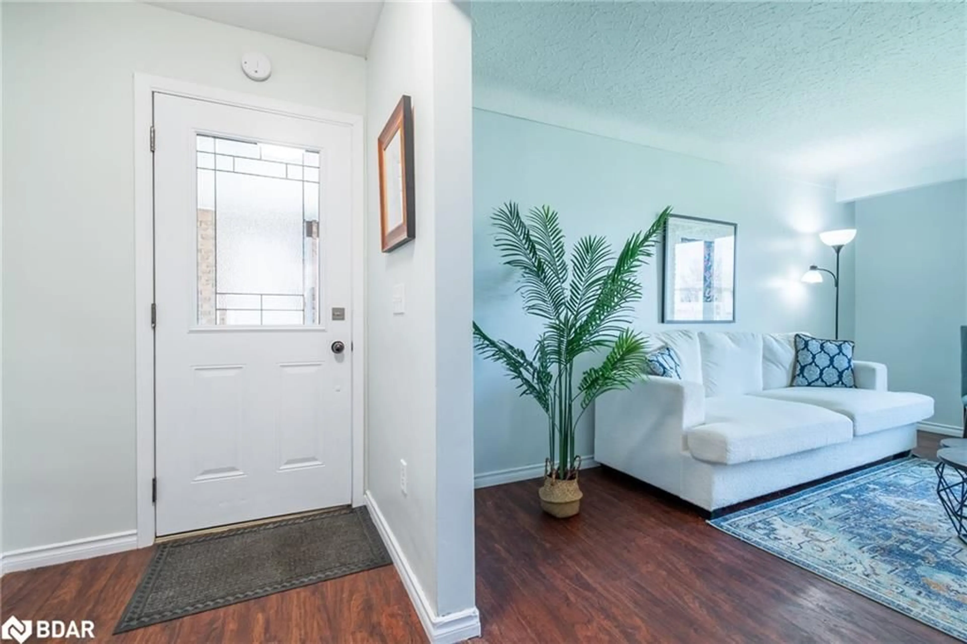 Indoor entryway for 64 Elmvale Cres, Port Colborne Ontario L3K 5X2
