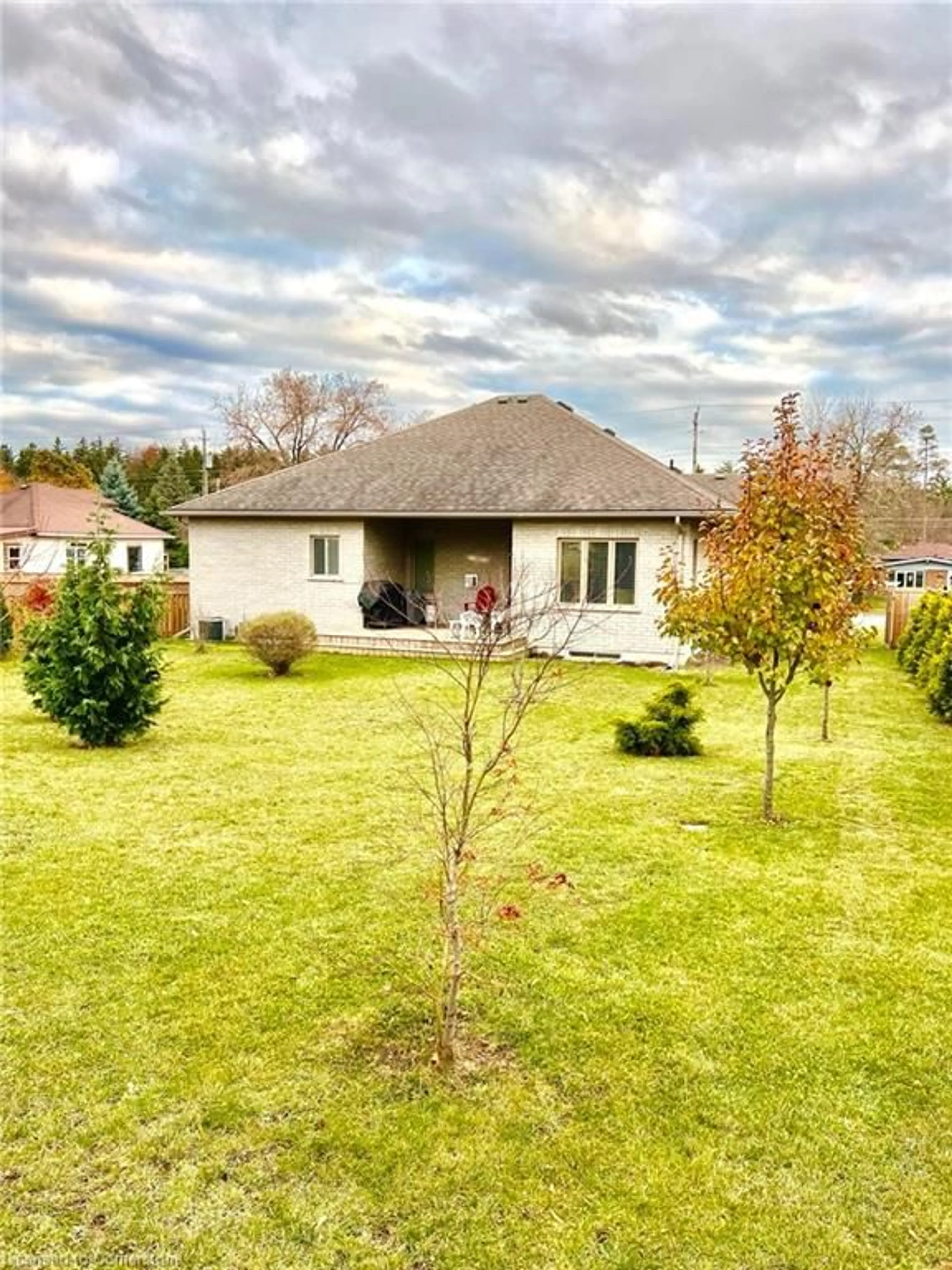 A pic from outside/outdoor area/front of a property/back of a property/a pic from drone, street for 159 Victoria Street Lane, Simcoe Ontario N3Y 4R6