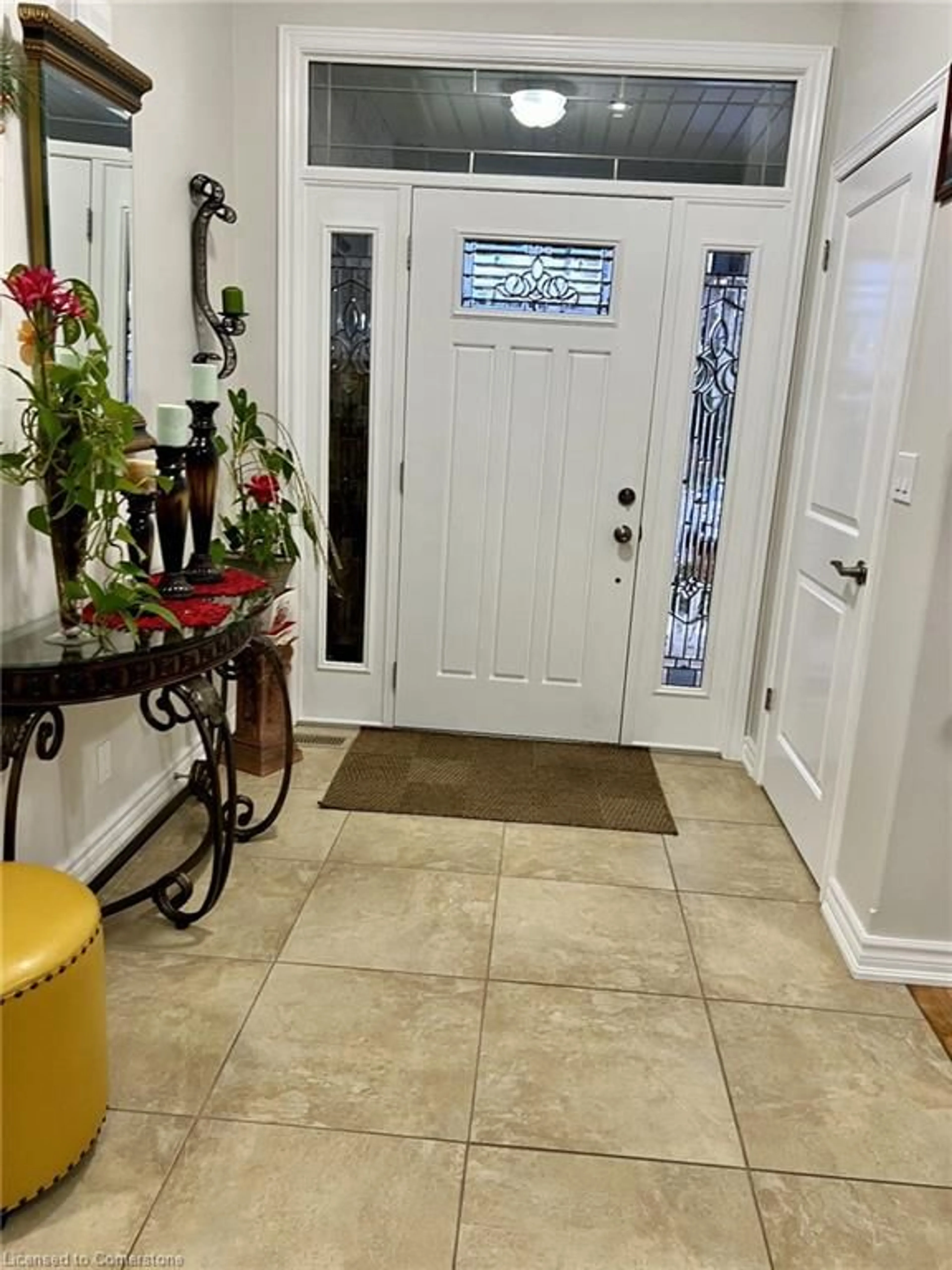 Indoor entryway for 159 Victoria Street Lane, Simcoe Ontario N3Y 4R6